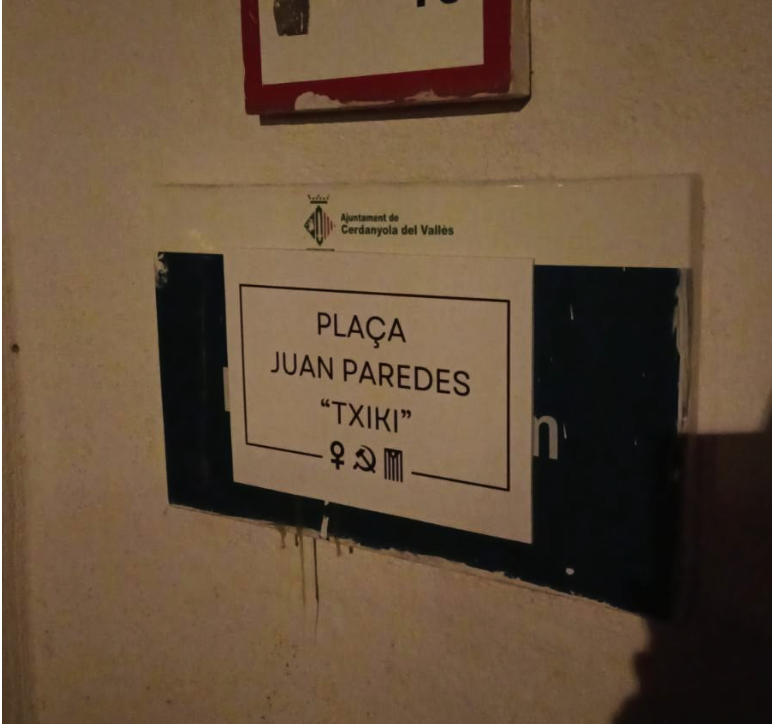 Imatge del cartell de la plaça Colom substituït. FOTO: Cedida