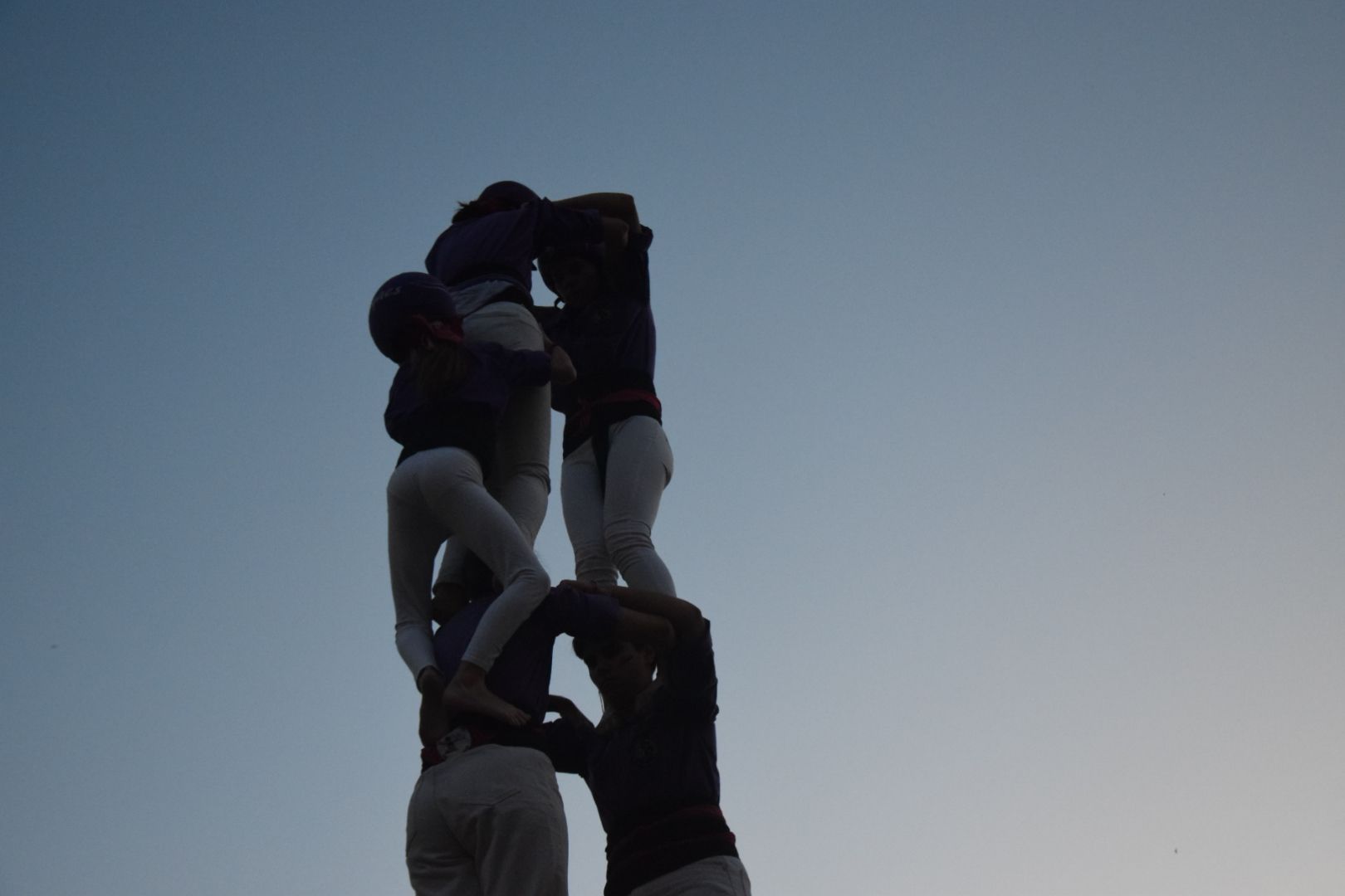 Els Castellers de Cerdanyola celebren 26 anys fent dos bons castells. FOTO: Marc Mata