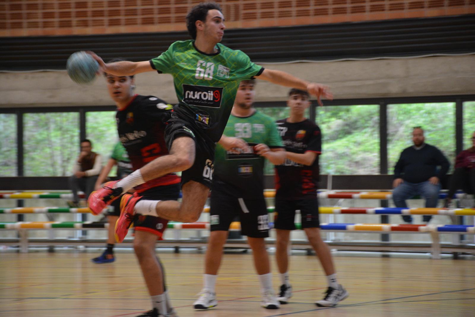 Jugada del CH Cerdanyola en el partit contra el Sant Llorenç. FOTO: Cedida Jugada del CH Cerdanyola en el partit contra el Sant Llorenç. FOTO: Cedida