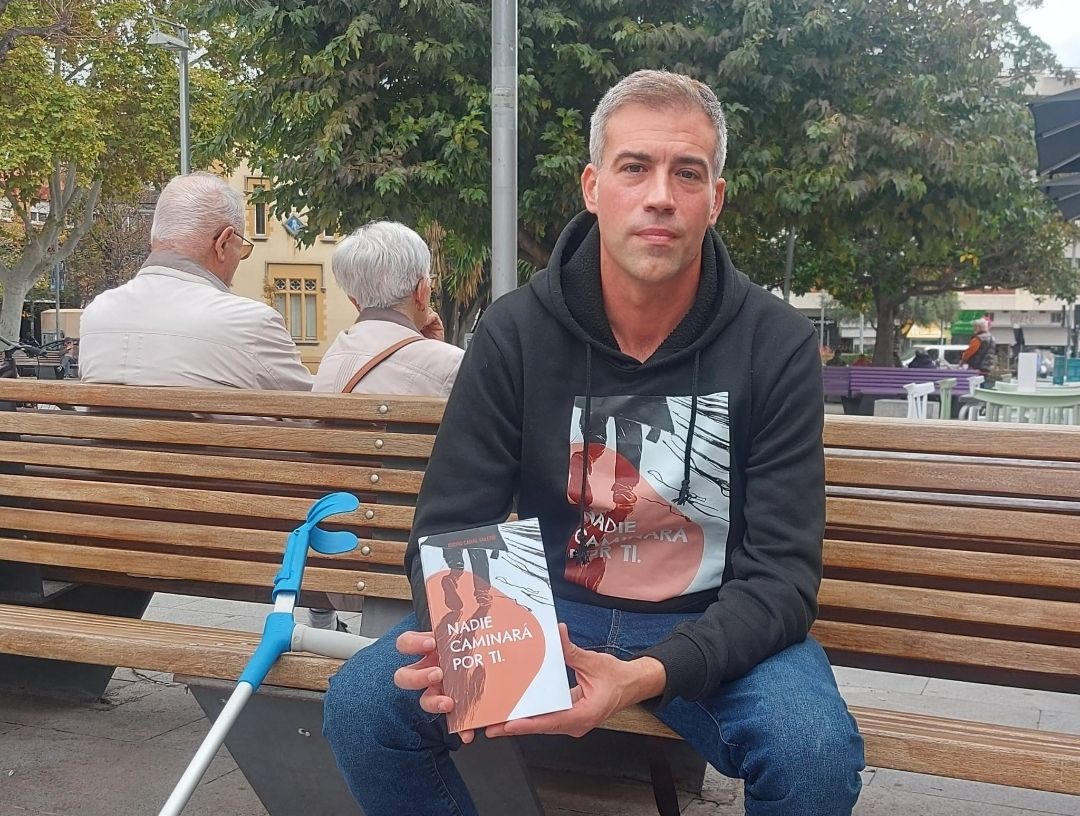 Isidro Canal explica la seva història. FOTO: Marc Mata