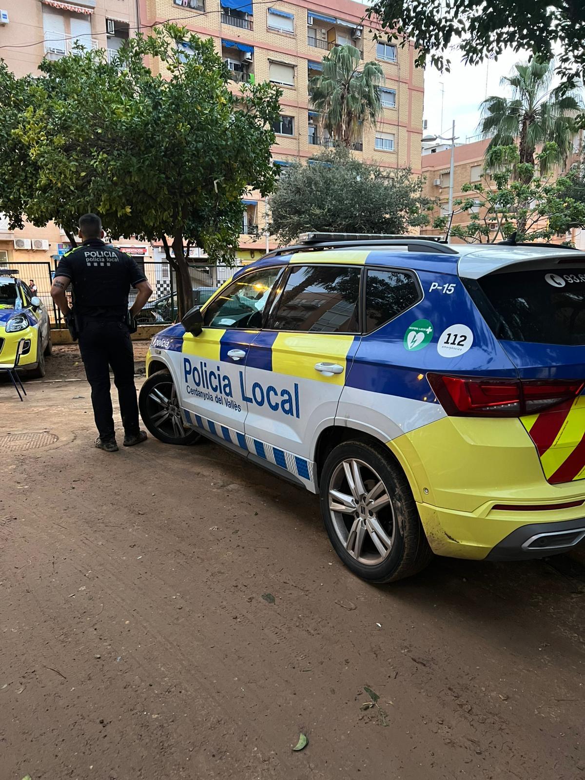 Un dels agents desplaçats a Alfafar. FOTO: Ajuntament de Cerdanyola