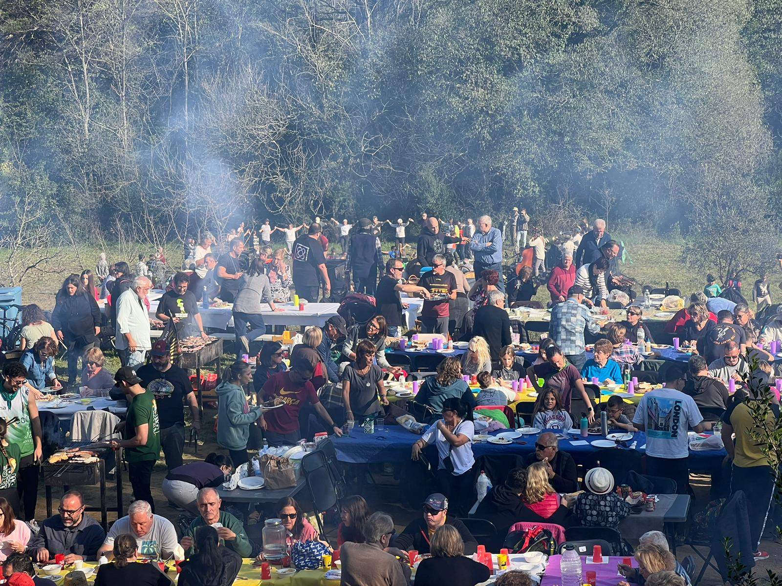 L'Aplec de Sant Iscle 2024 va omplir l'esplanada de cerdanyolencs. FOTO: Marc Mata