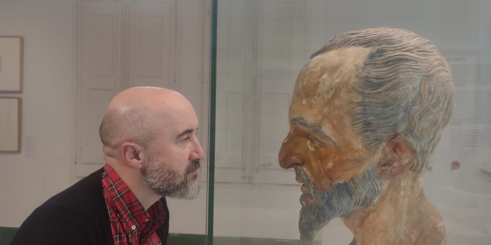 Txema Romero en una exposició al MAC. FOTO: Cedida