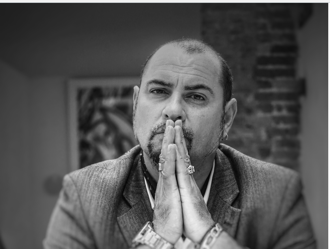 L'escriptor Danny Romero presenta una nou llibre. FOTO: Cedida