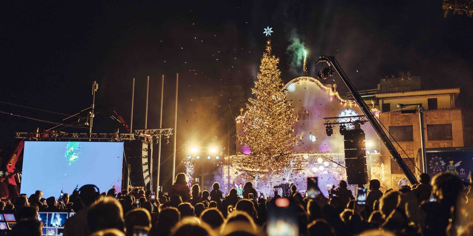 Cerdanyola donava així la benvinguda al Nadal amb l'encesa dels llums. FOTO: Arnau Padilla