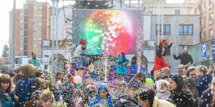 Cap d'Any infantil  Aquest migidia, els més petits han celebrat el Cap d'Any amb cotilló, raïm dolç, confeti i molta diversió  La Fada Alba ha acompanyat els infants, que també han gaudit amb el grup Disco per a Xics. FOTO: Núria Puentes