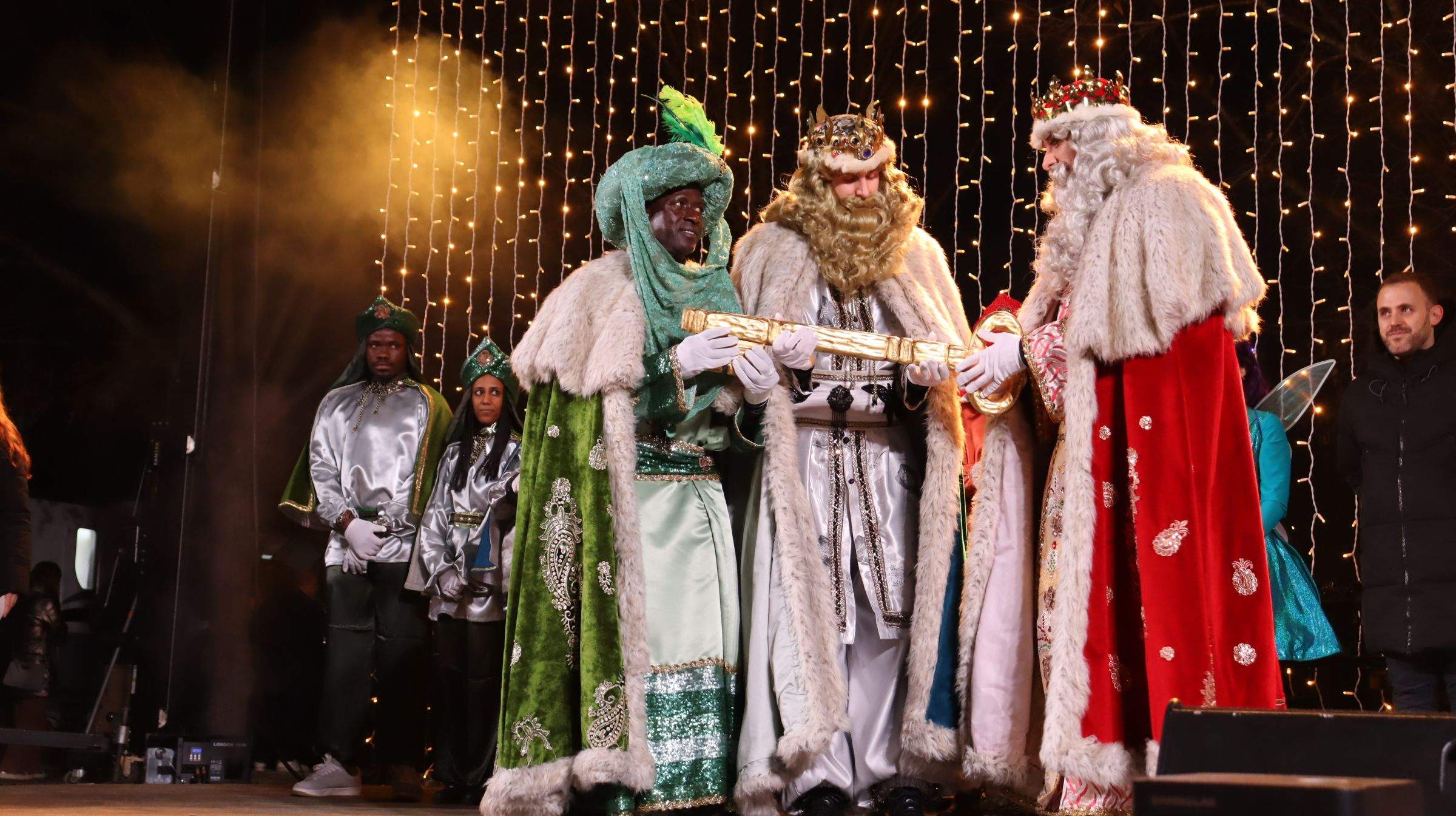 Els Reis d'Orient rebent la clau màgica de la ciutat. FOTO: Marc Mata 