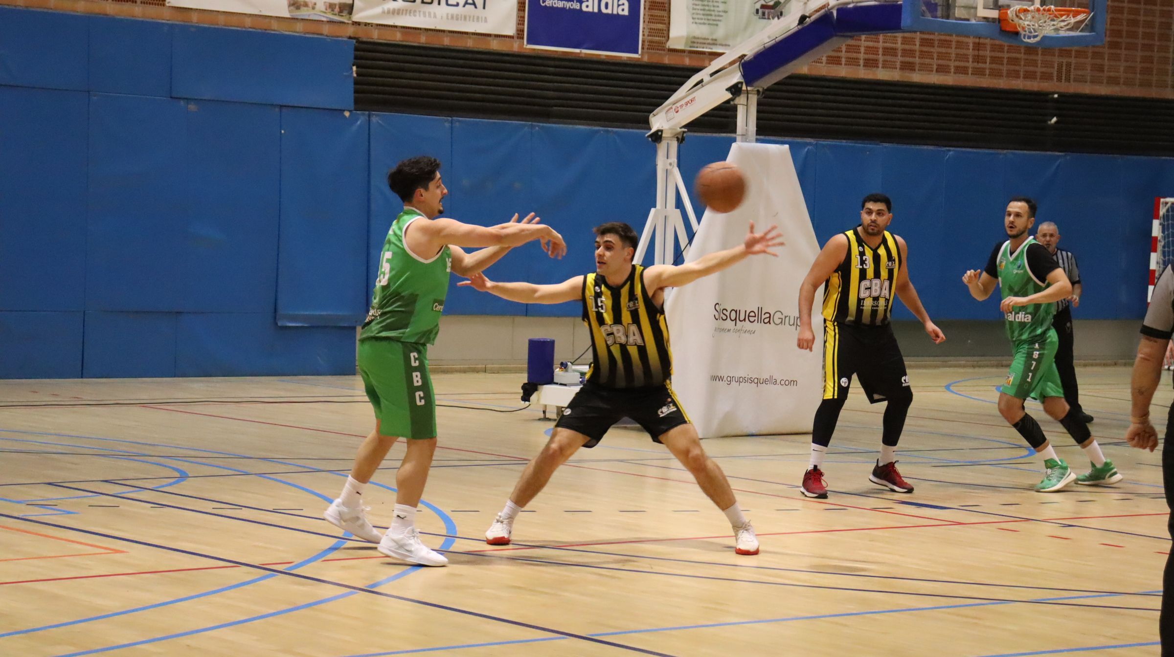 El CB Cerdanyola comença l'any amb derrota. FOTO: Marc Mata 