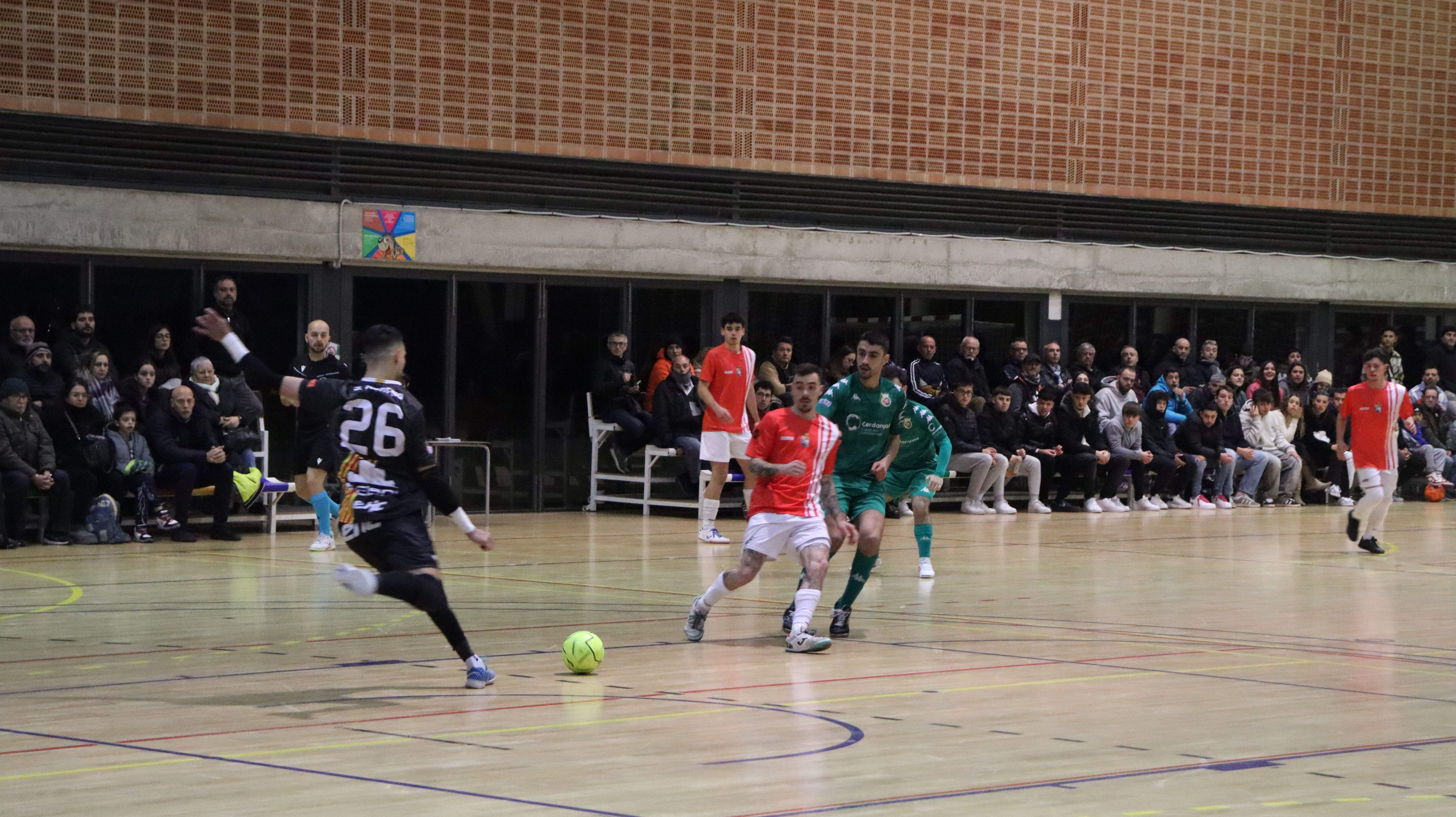 El futsal Cerdanyola FC veu marxar la victòria en els darrers segons pel final. FOTO: Marc Mata