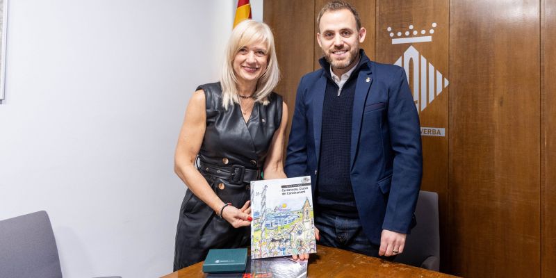 La delegada del Govern a Barcelona, Pilar Díaz, signa el llibre d'Honor de la ciutat. FOTO: Ajuntament de Cerdanyola La delegada del Govern a Barcelona, Pilar Díaz, signa el llibre d'Honor de la ciutat. FOTO: Ajuntament de Cerdanyola