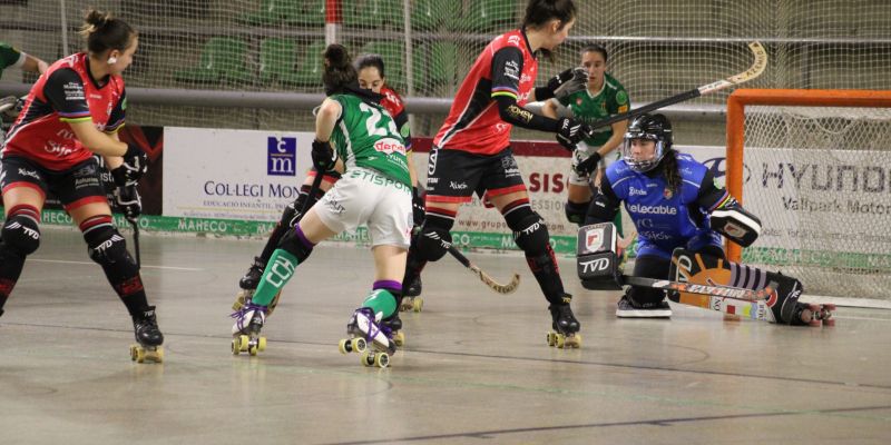 Una jugada del Cerdanyola Club Hoquei. FOTO: Mariona Cañabete Una jugada del Cerdanyola Club Hoquei. FOTO: Mariona Cañabete