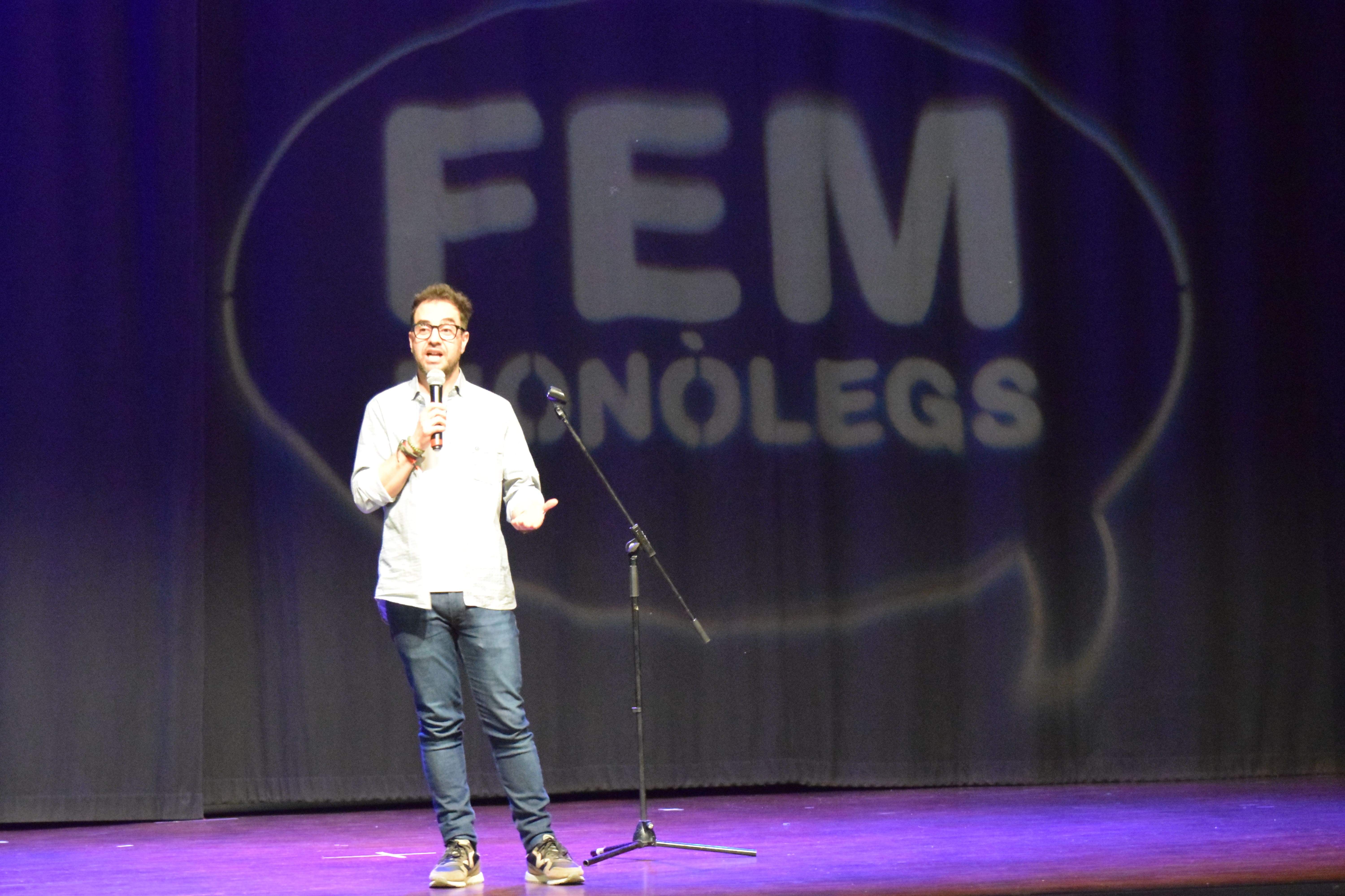 Actuació d'Edu Mutante a la 12a edició de FEM Monòlegs. FOTO: Marc Mata