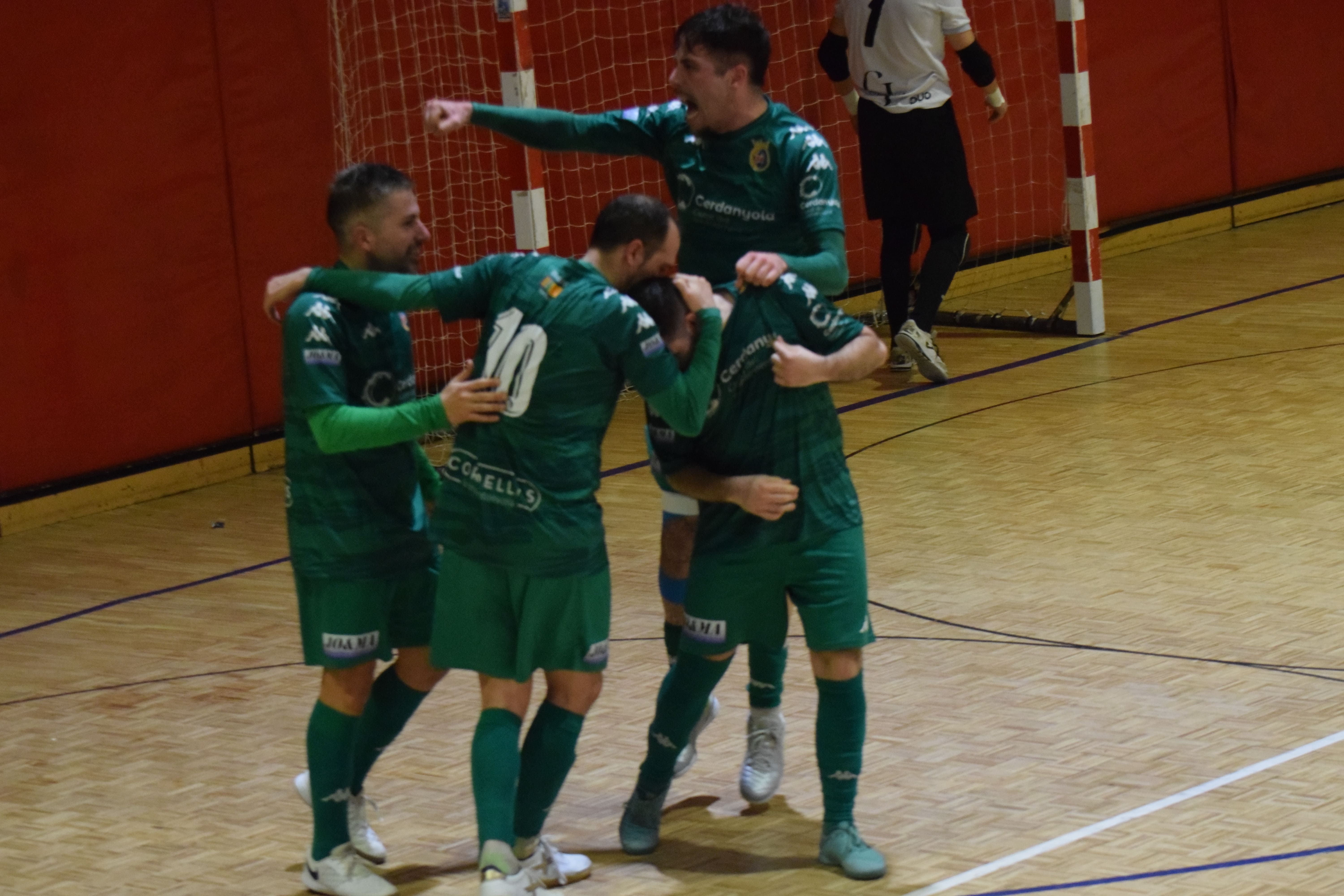 El Cerdanyola es torna a fer amb el derbi vallesà. FOTO: Marc Mata