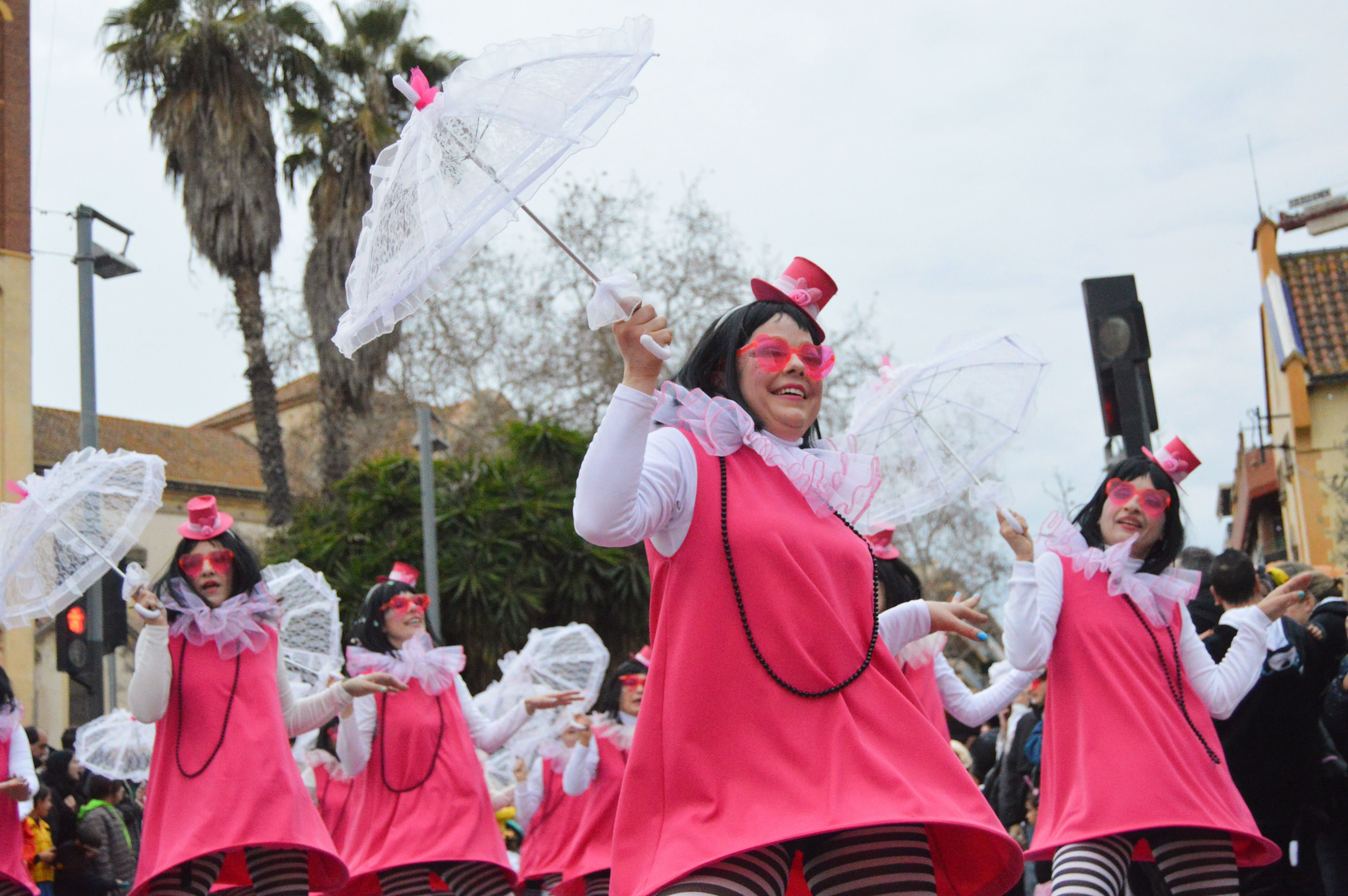 La multitudinària rua de Carnaval en imatges. FOTO: Nora Muñoz 