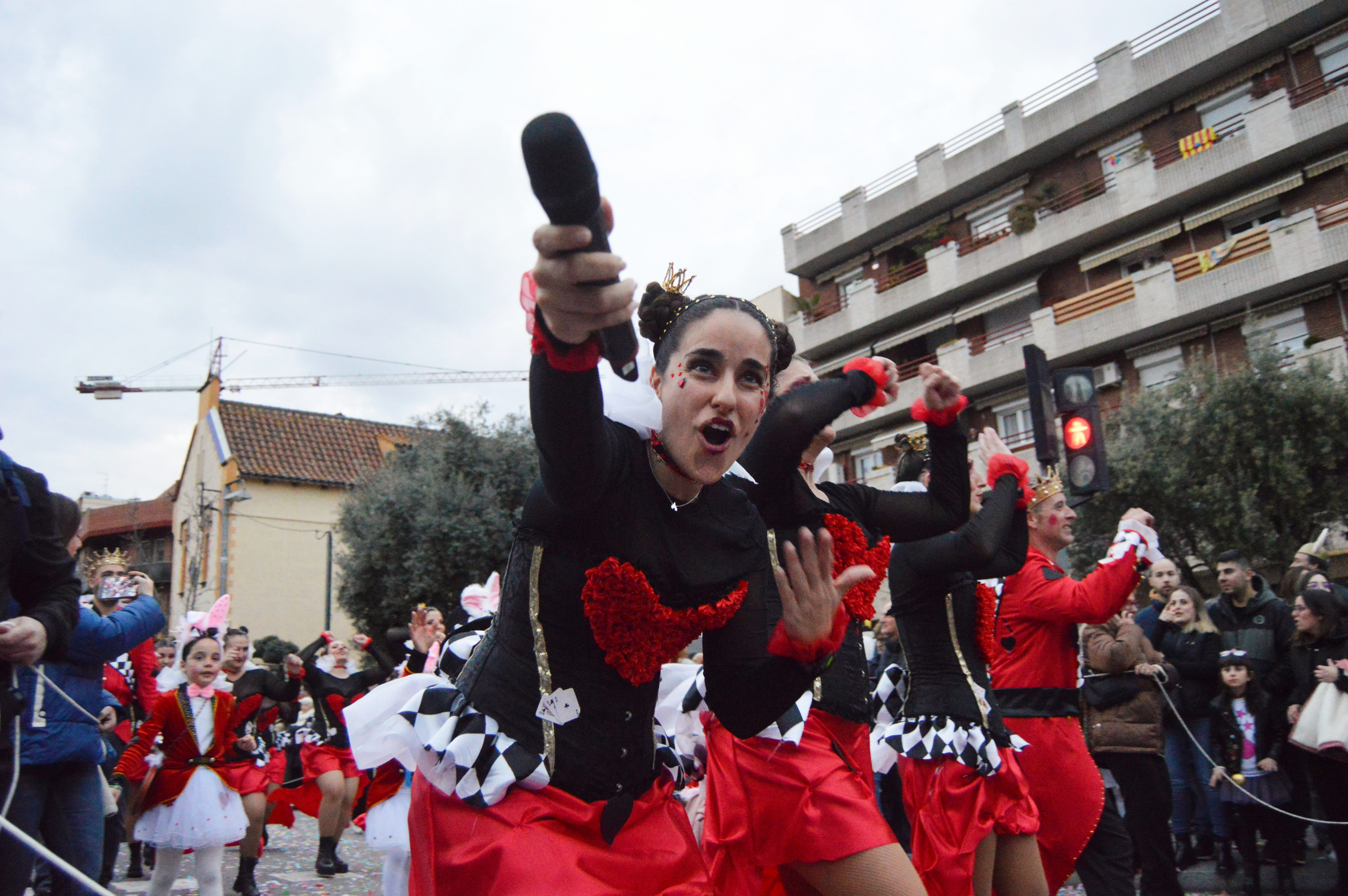 La multitudinària rua de Carnaval en imatges. FOTO: Nora Muñoz 