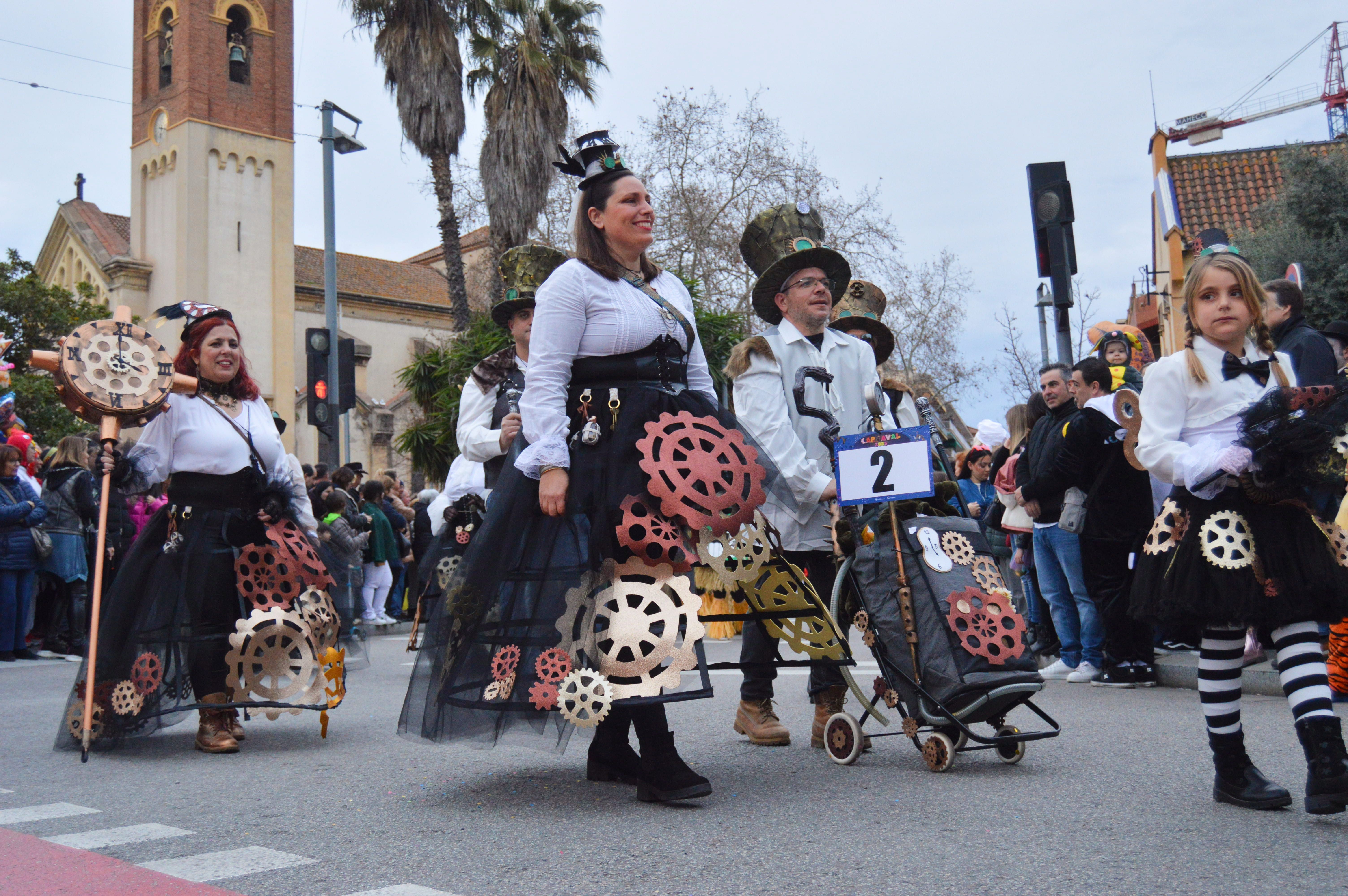 La multitudinària rua de Carnaval en imatges. FOTO: Nora Muñoz 