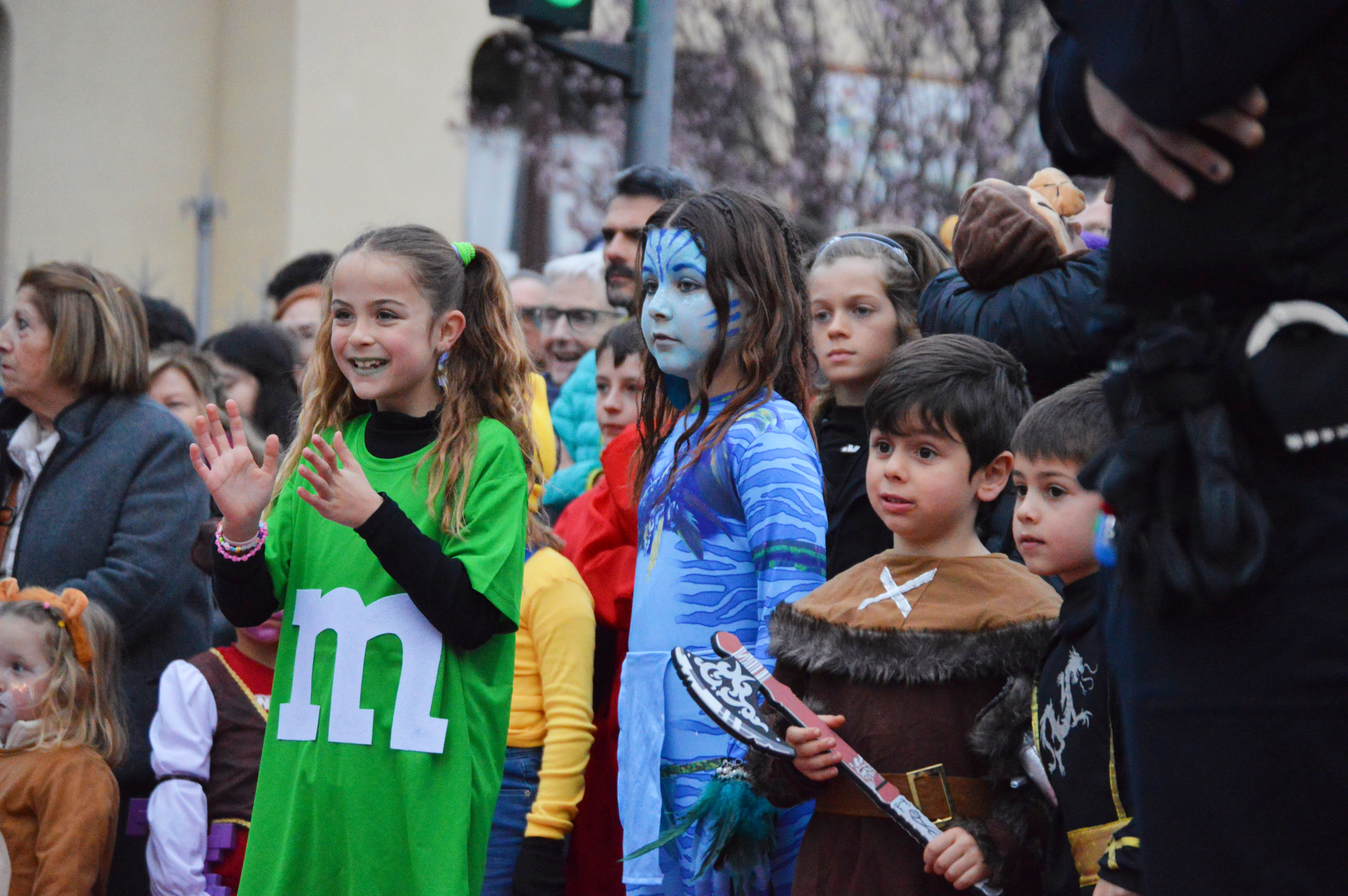 La multitudinària rua de Carnaval en imatges. FOTO: Nora Muñoz 
