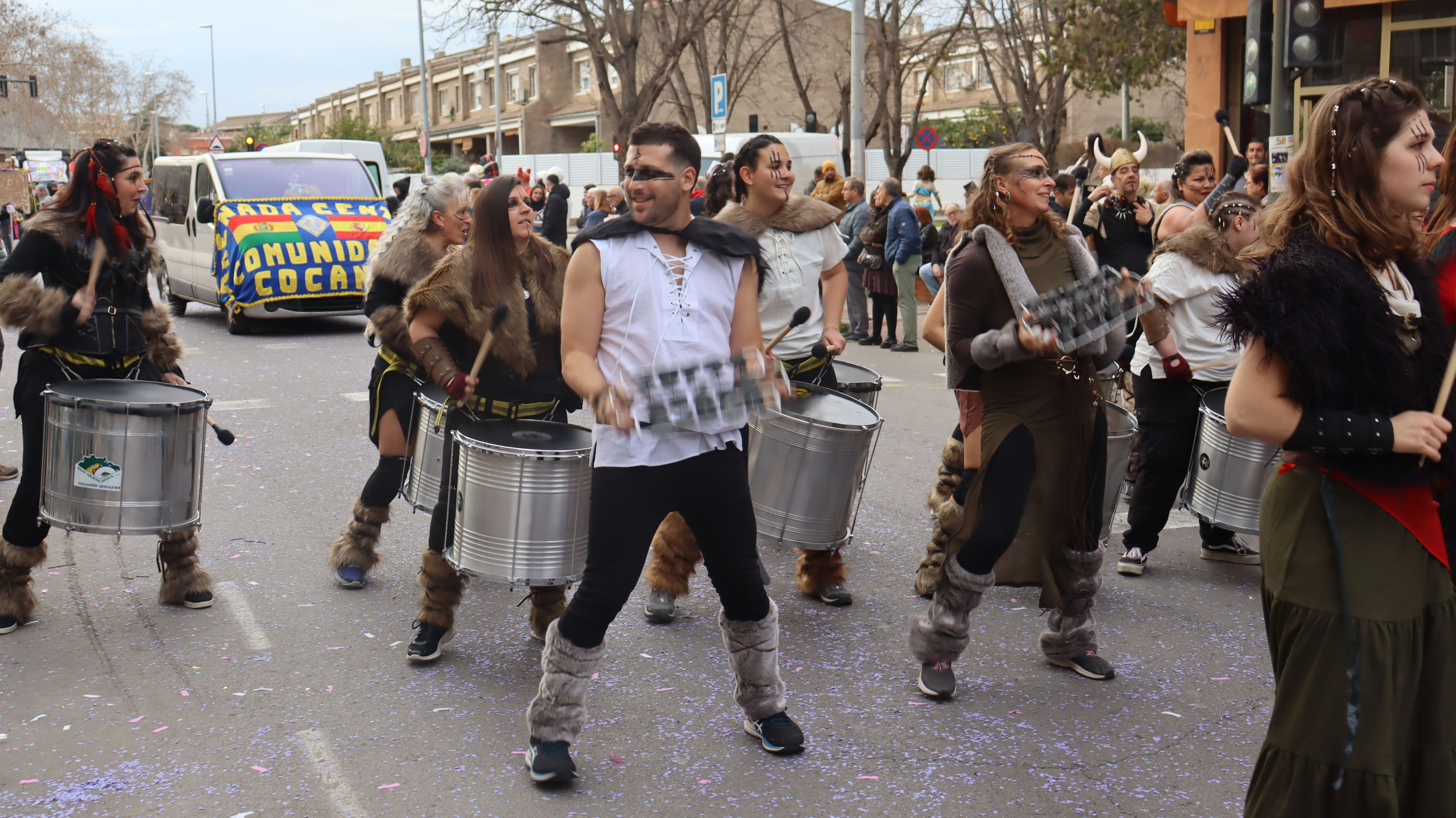 La multitudinària rua de Carnaval en imatges. FOTO: Marc Mata