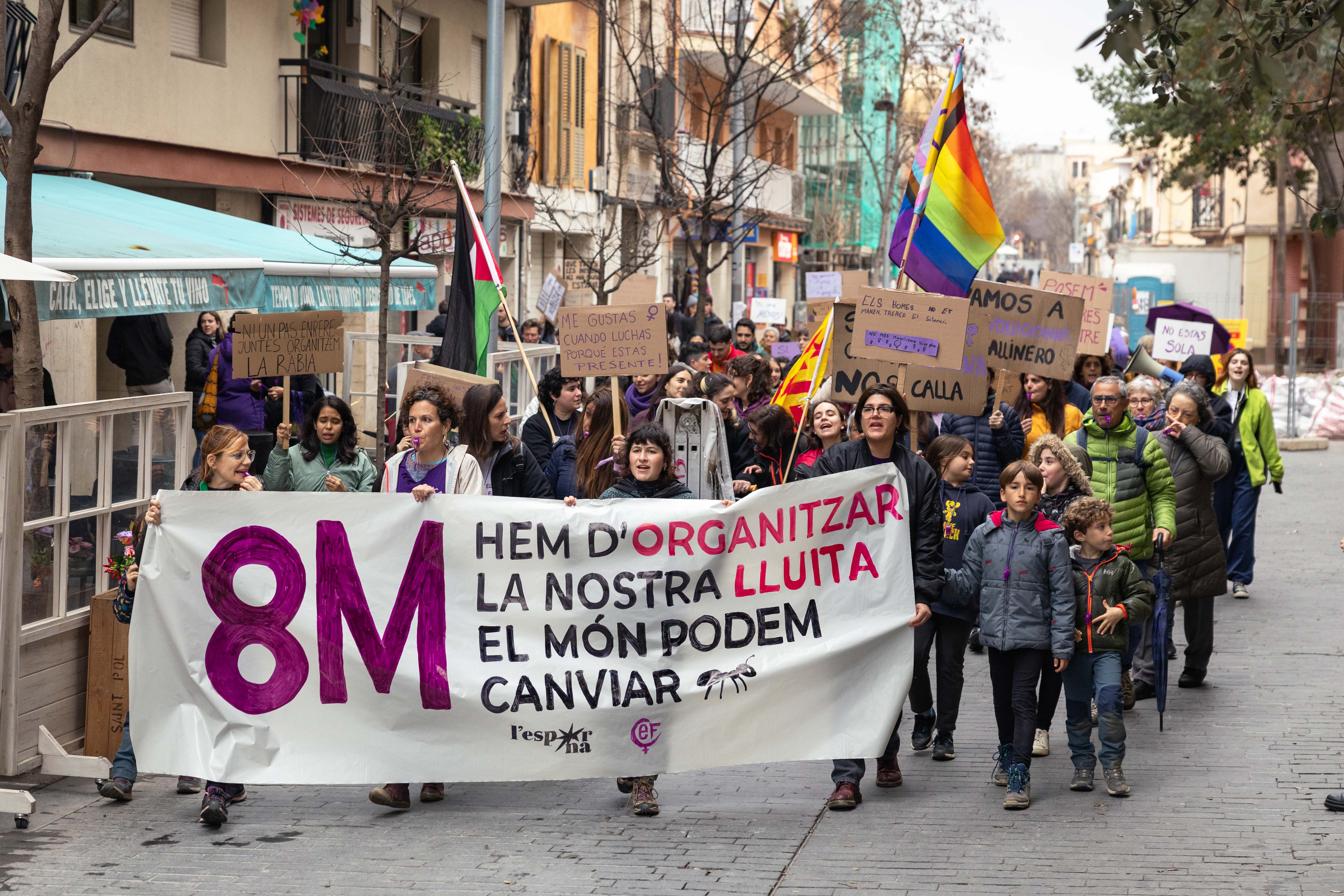 Cerdanyola se suma a la lluita i reivindicació del 8M. FOTO: Arnau Padilla 