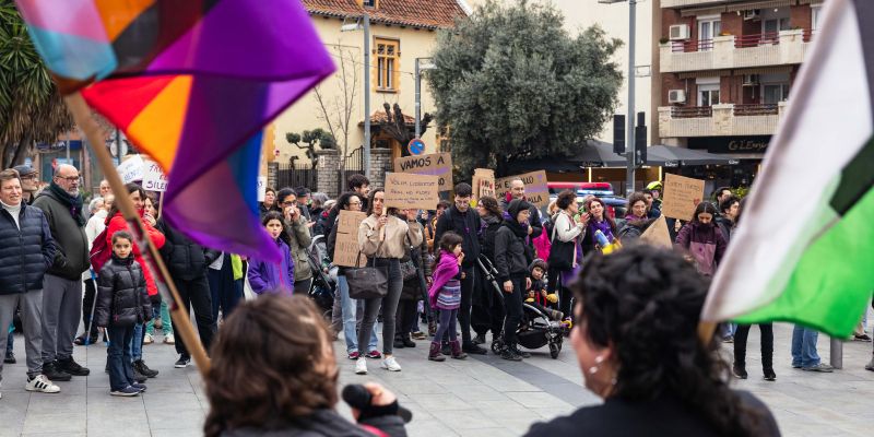 Cerdanyola surt al carrer pel 8M, Dia de la Dona. FOTO: Arnau Padilla