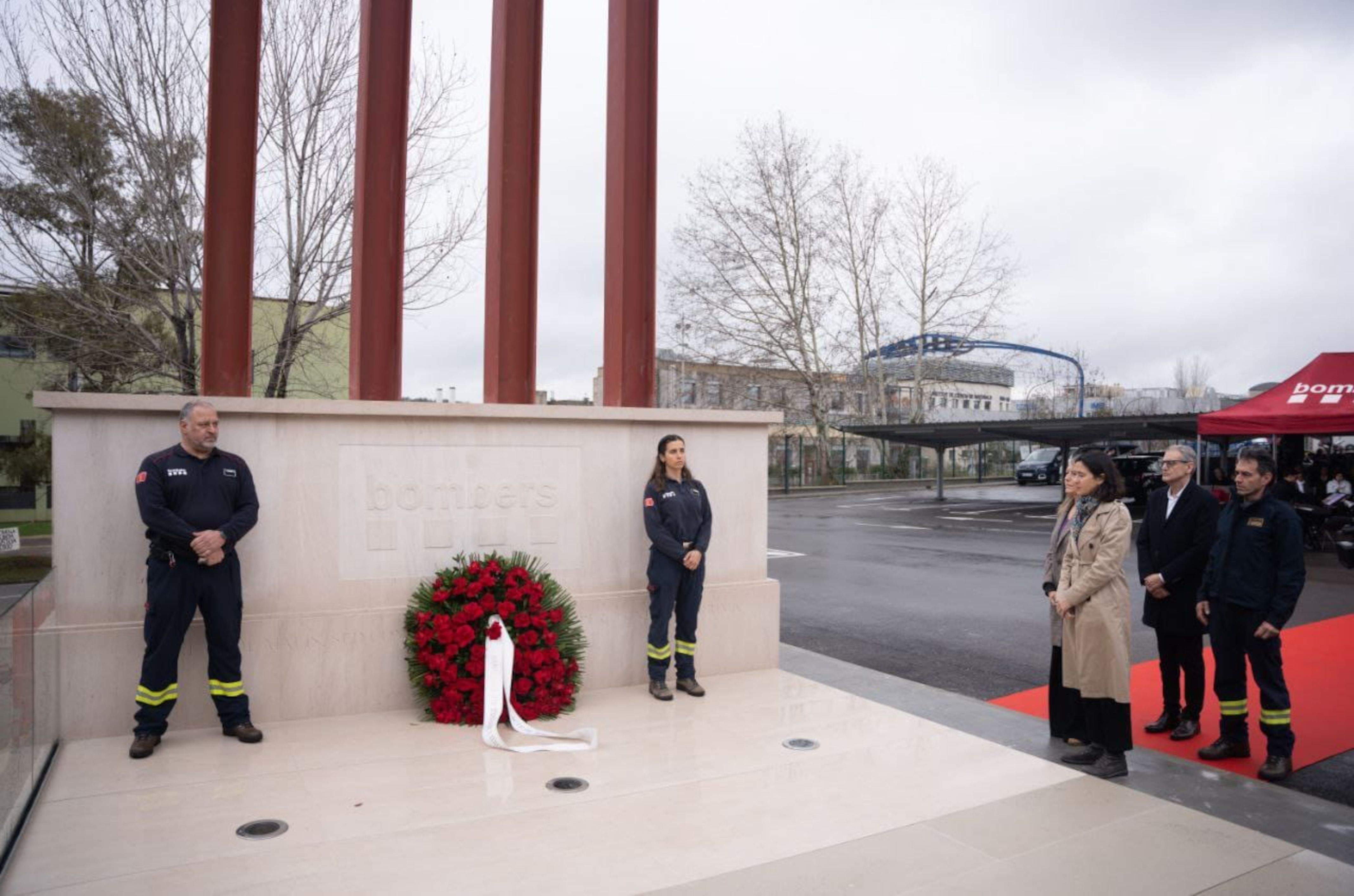 Acte d'inauguració del memorial als bombers morts en acte de servei. FOTO: ACN