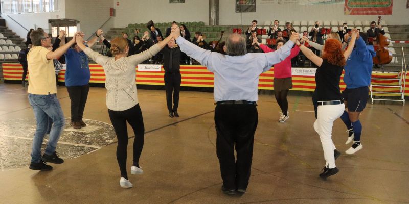 Una de les sardanes a l'Aplec de la Sardana. FOTO: Marc Mata Una de les sardanes a l'Aplec de la Sardana. FOTO: Marc Mata