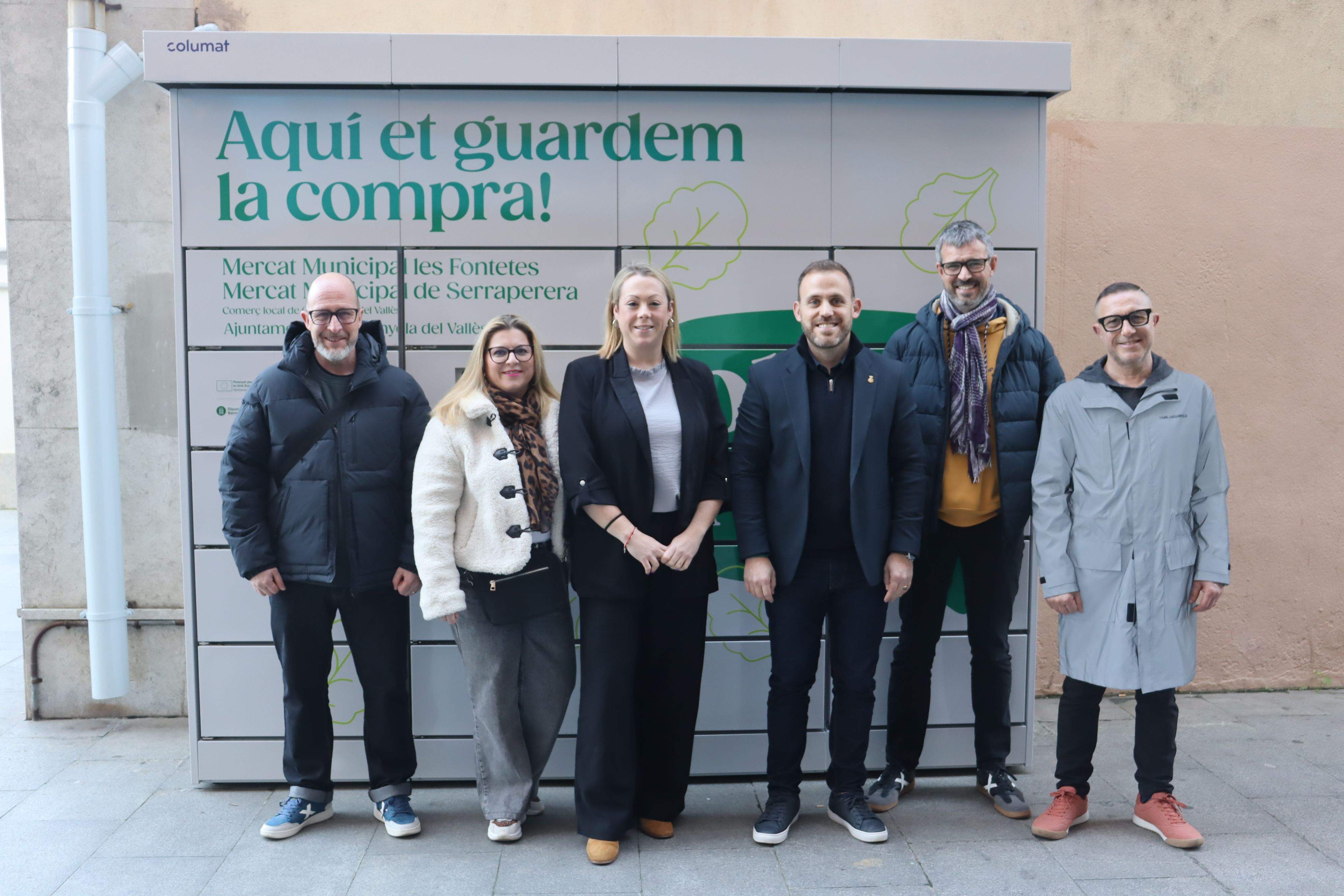 L'Ajuntament presenta les noves consignes intel·ligents amb el comerç local. FOTO: Marc Mata 