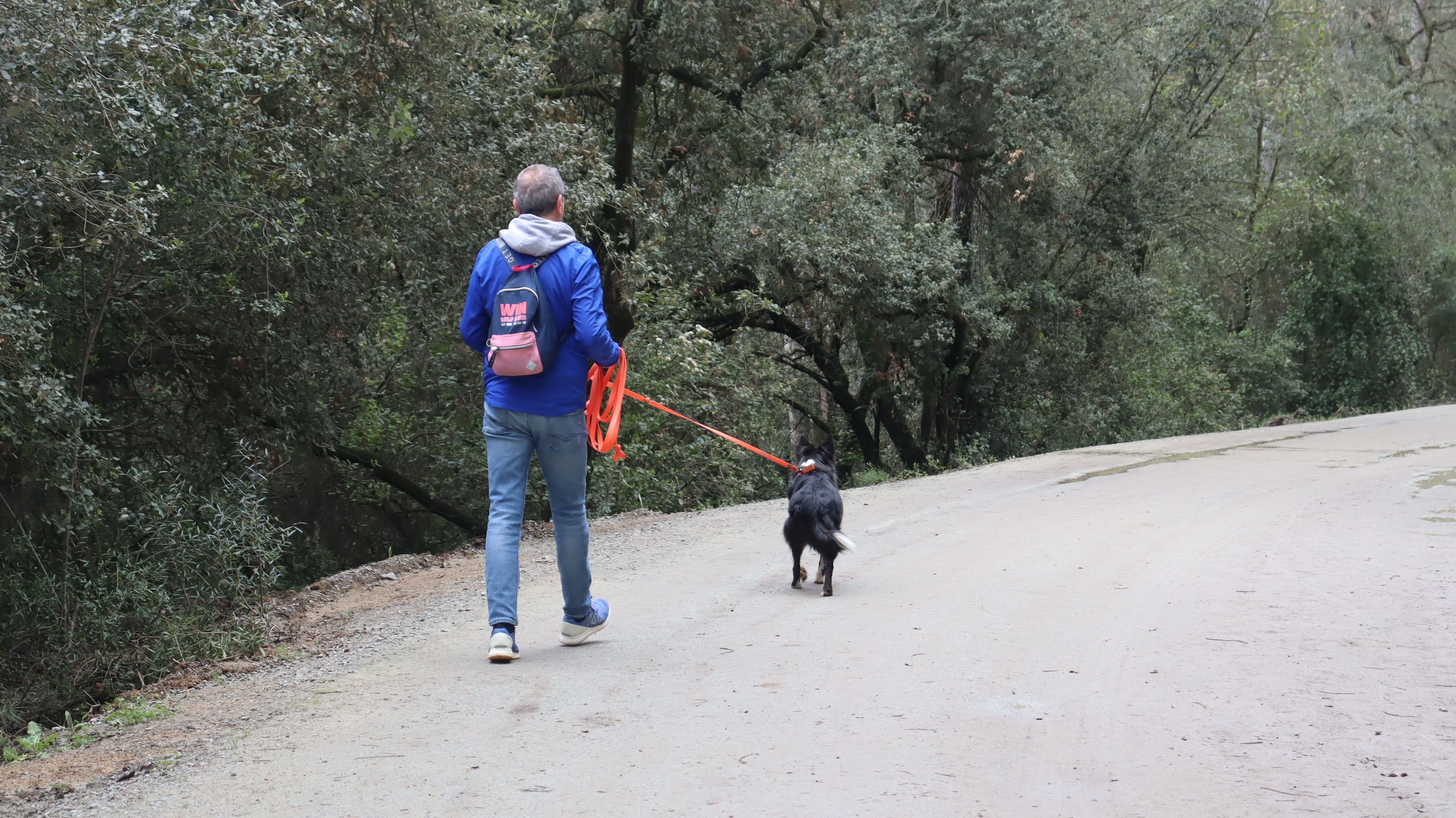 Cerdanyola torna a gaudir de la Caminada Feminista malgrat l'amenaça de pluja. FOTO: Marc Mata