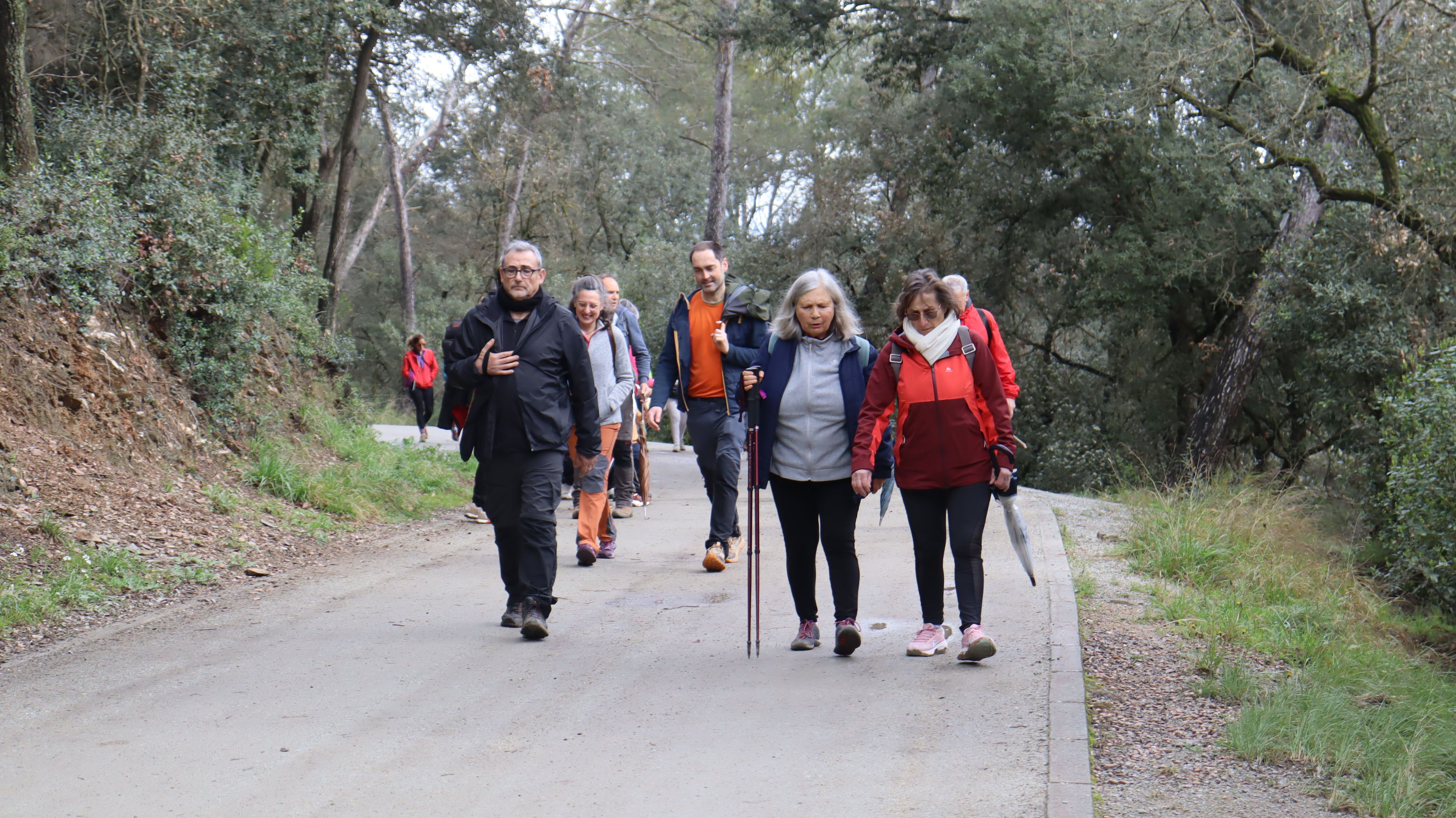 Cerdanyola torna a gaudir de la Caminada Feminista malgrat l'amenaça de pluja. FOTO: Marc Mata