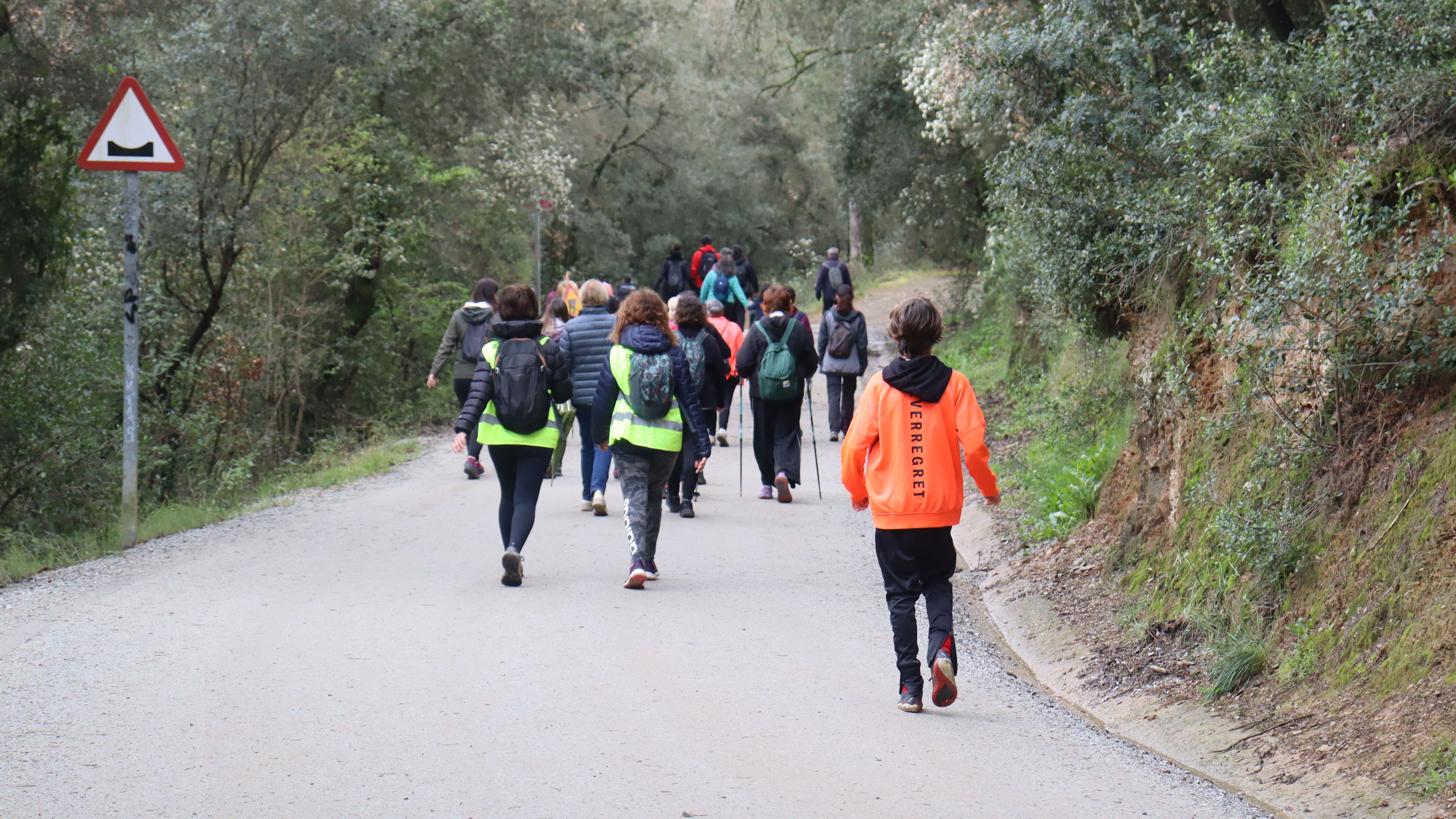Cerdanyola torna a gaudir de la Caminada Feminista malgrat l'amenaça de pluja. FOTO: Marc Mata