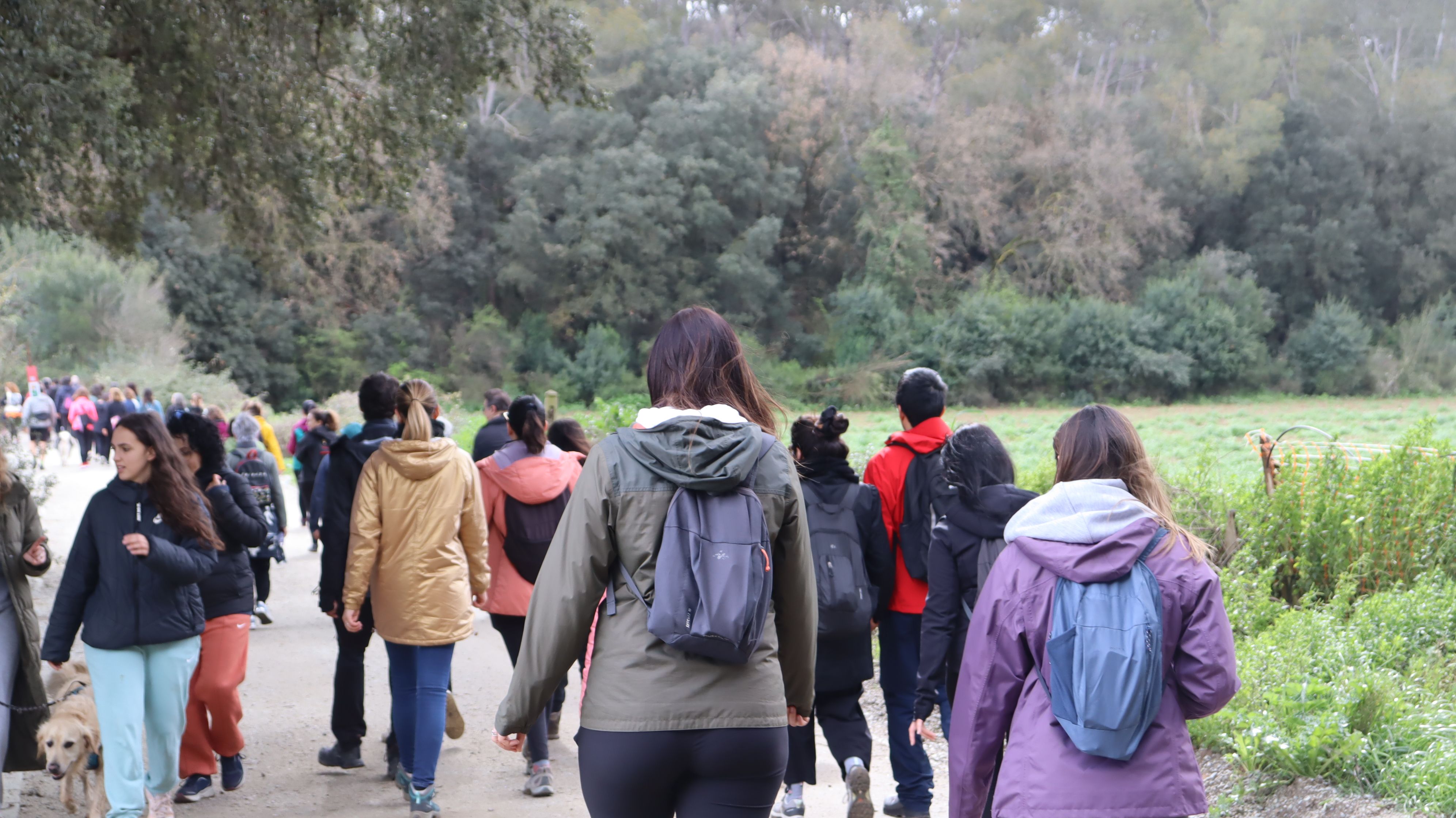 Cerdanyola torna a gaudir de la Caminada Feminista malgrat l'amenaça de pluja. FOTO: Marc Mata