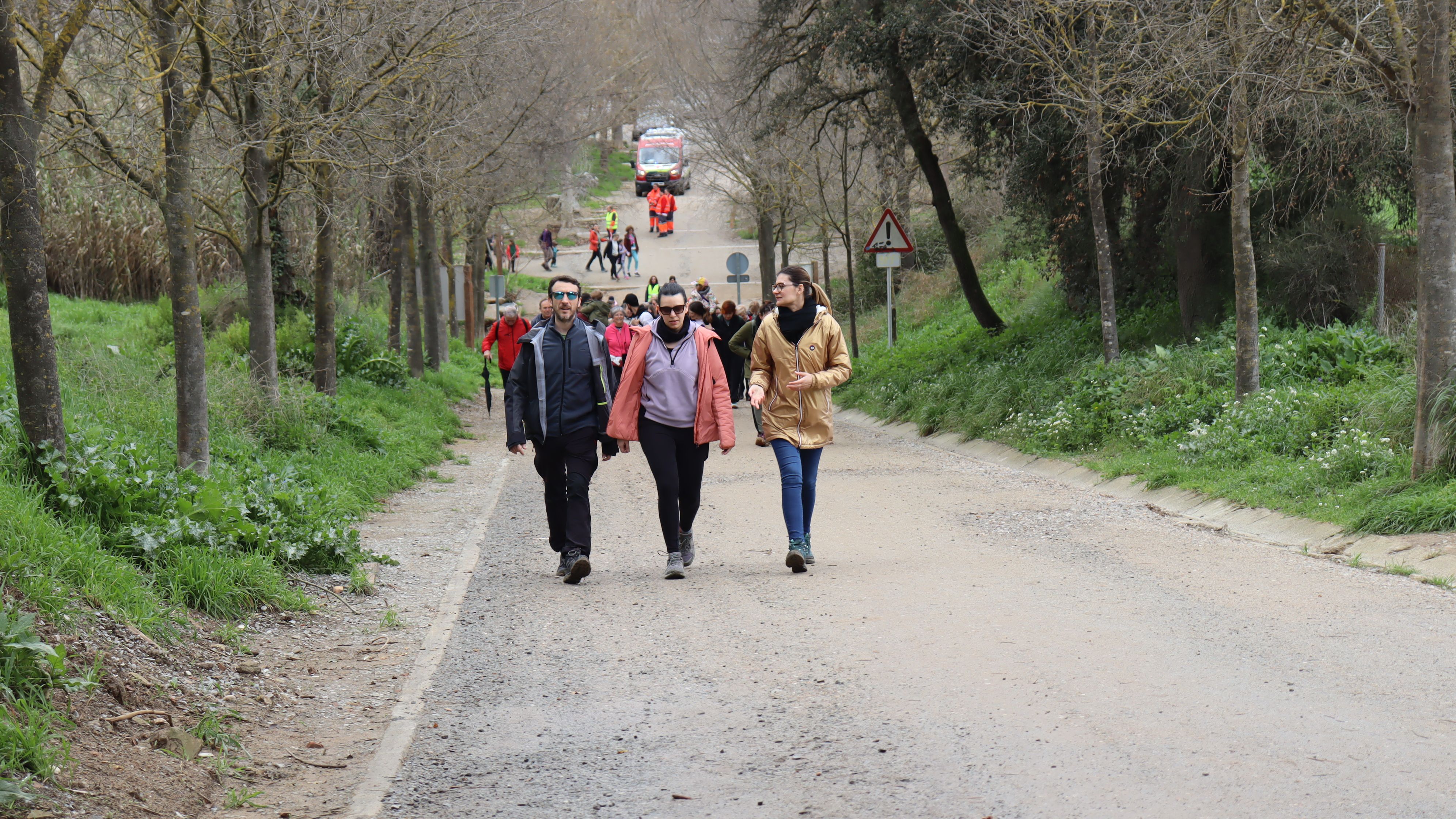 Cerdanyola torna a gaudir de la Caminada Feminista malgrat l'amenaça de pluja. FOTO: Marc Mata