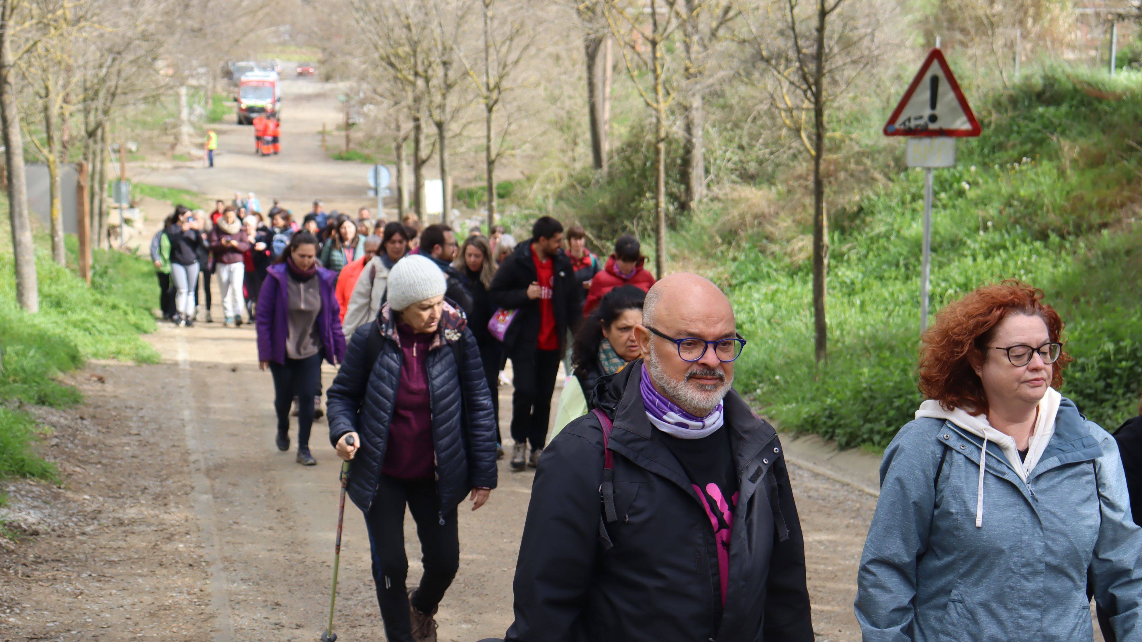 Cerdanyola torna a gaudir de la Caminada Feminista malgrat l'amenaça de pluja. FOTO: Marc Mata