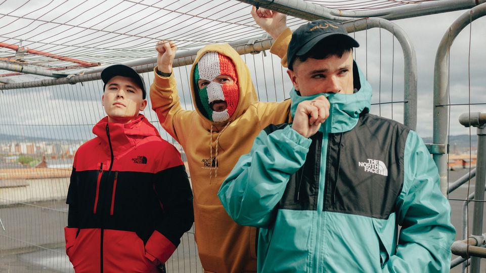 'Kneecap' és una pel·lícula irlandesa basada en els fets reals d'una banda de rap
