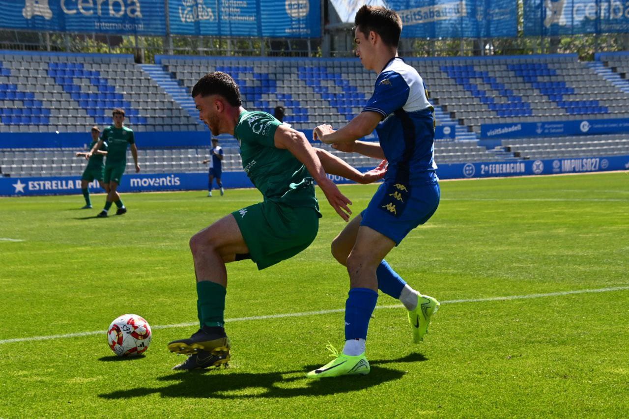 Jugada partit contra el Sabadell. FOTO: CE Sabadell