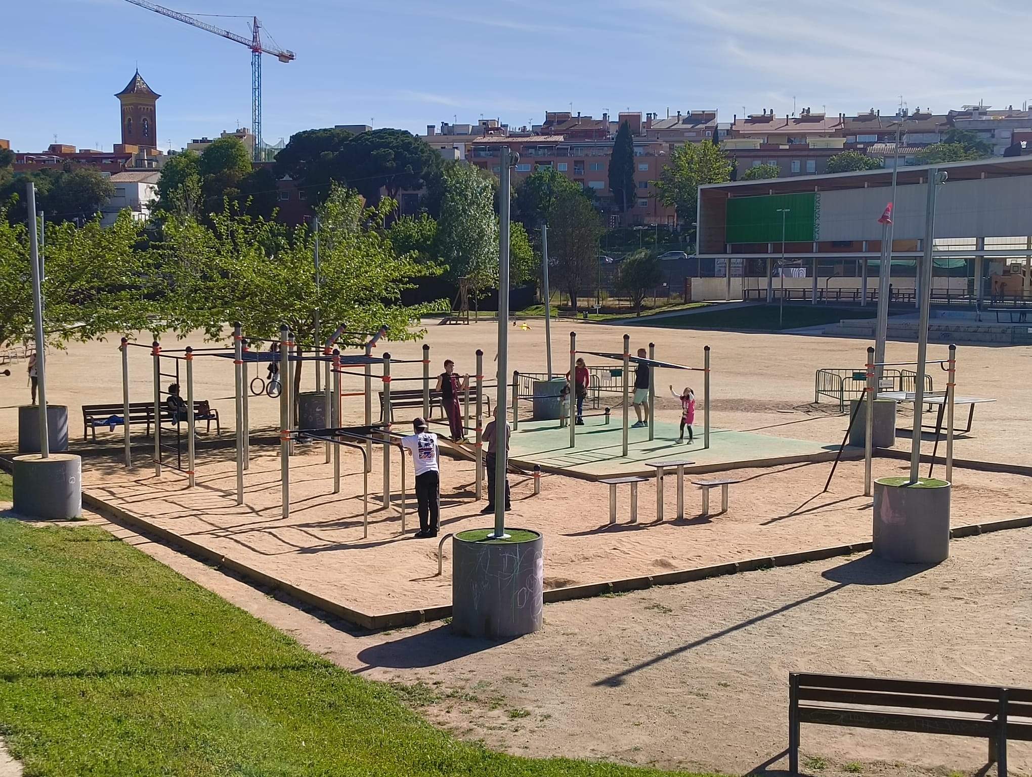 Parc de cal·listènia al Parc Xarau, dilluns a la tarda
