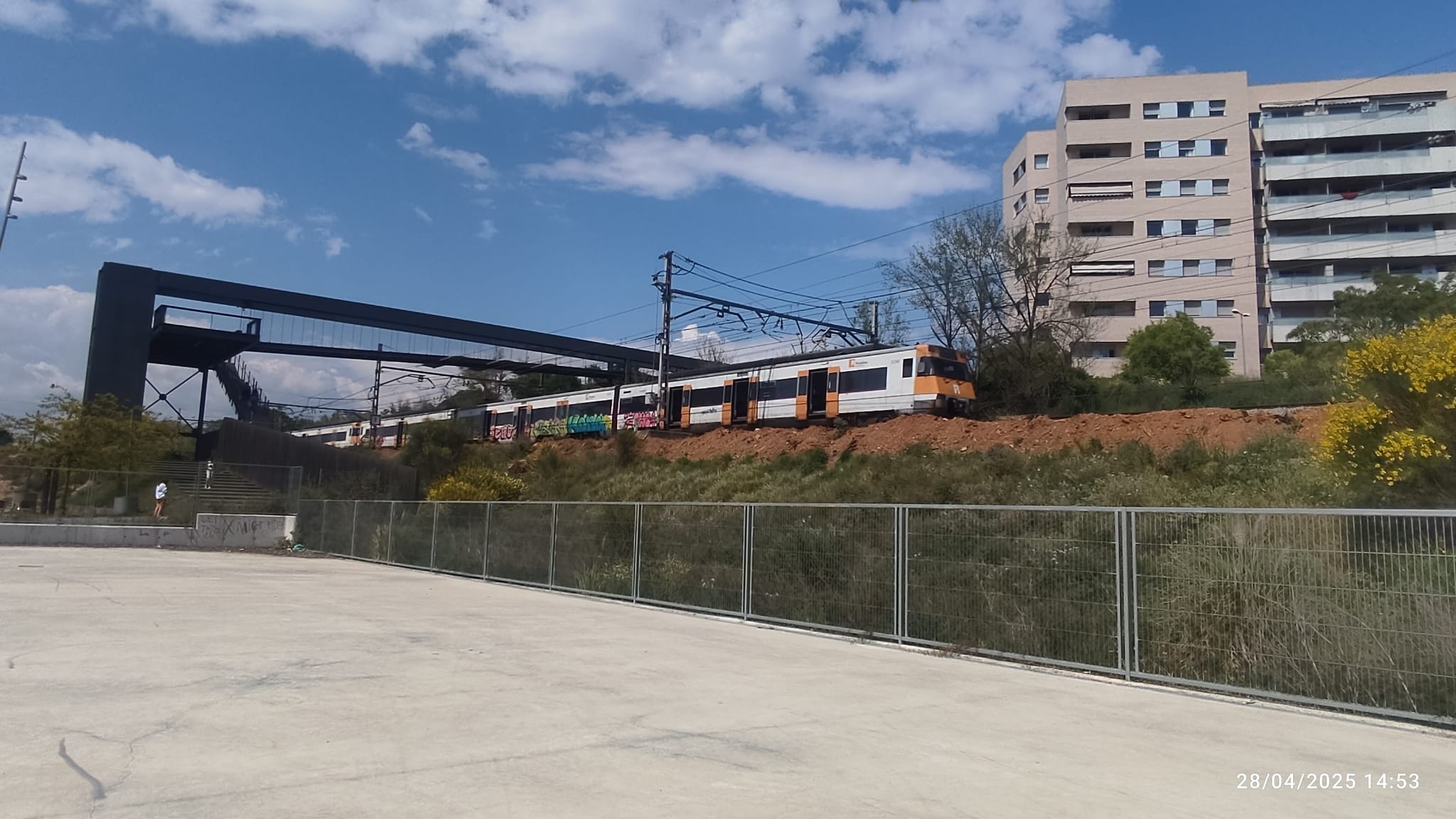 Tren aturat per l'apagada general, el 28 d'abril. FOTO: Arxiu