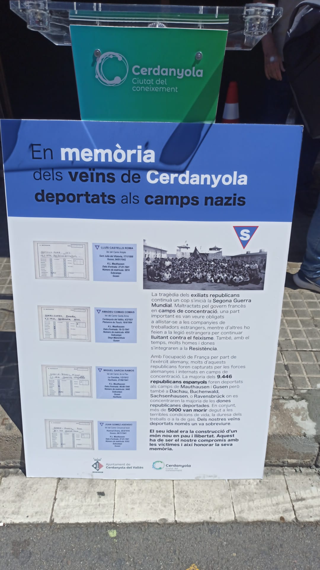 Plafó informatiu sobre els quatre deportats cerdanyolencs, fruit de la recerca conjunta entre el Museu d’Història, l'IES Forat del Vent, el CRAC i La Constància. Foto: Danny Romero.