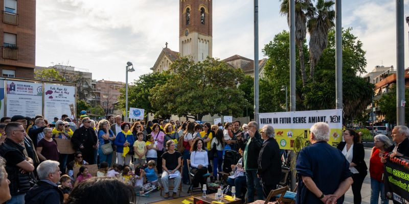 Testimonis en l'acte per exigir una ciutat lliure d'amiant F: Paula Salma