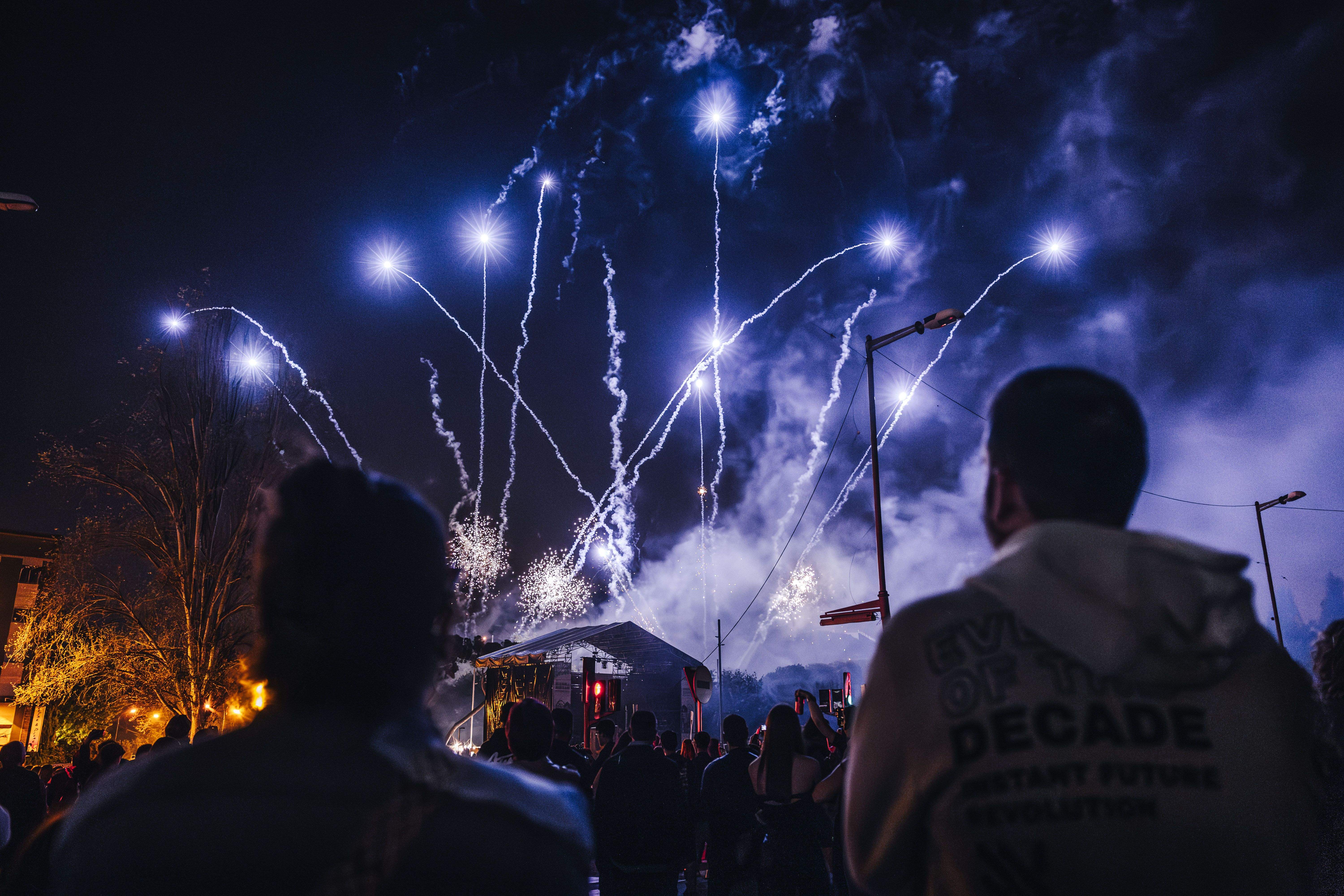 Multitud d'espectadors al Piromusical Roser de Maig 2025. FOTO: Arnau Padilla.