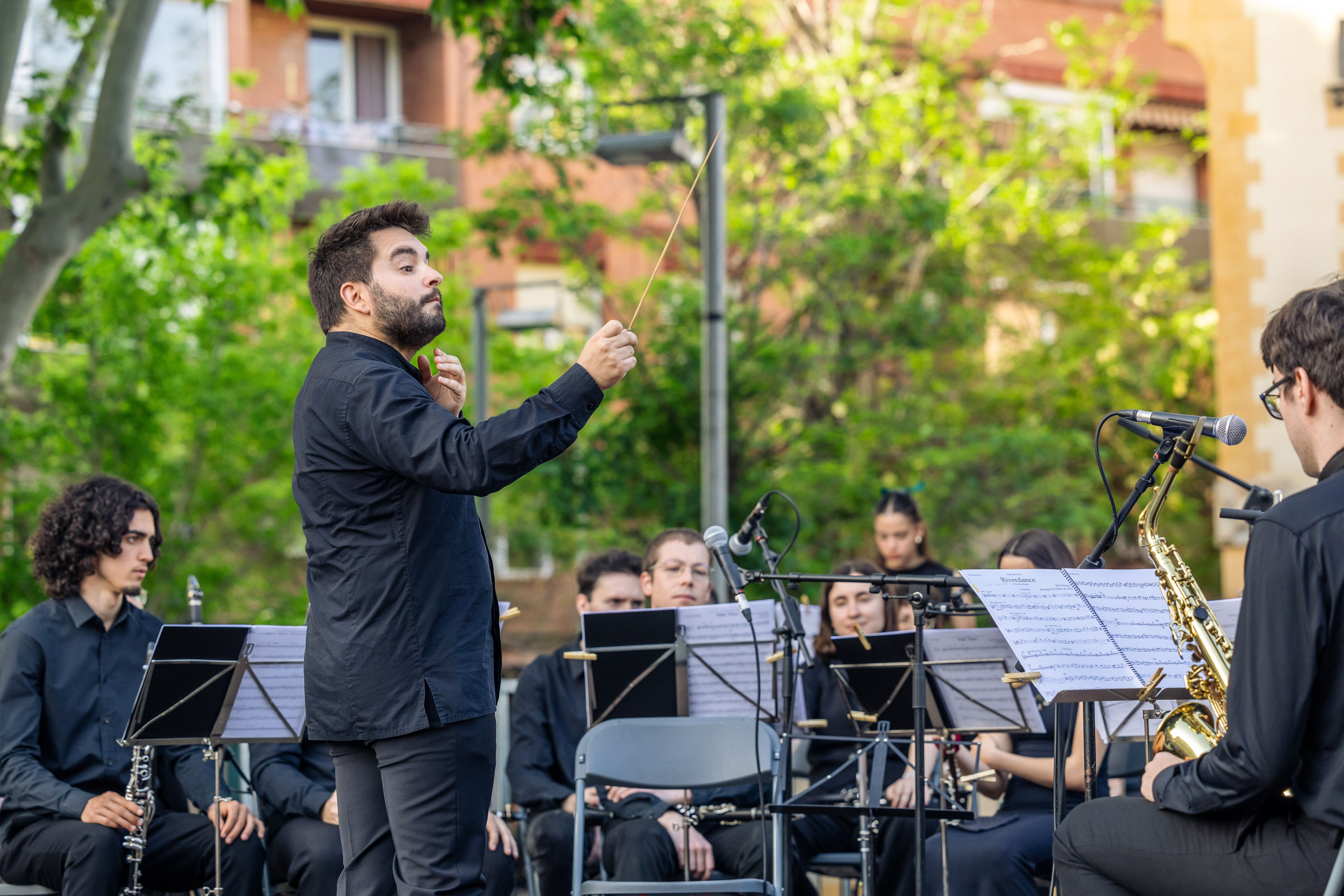 L’Agrupació Musical de Cerdanyola ha interpretat un tast del seu espectacle “Un Castell Celta”. FOTO: Arnau Padilla.