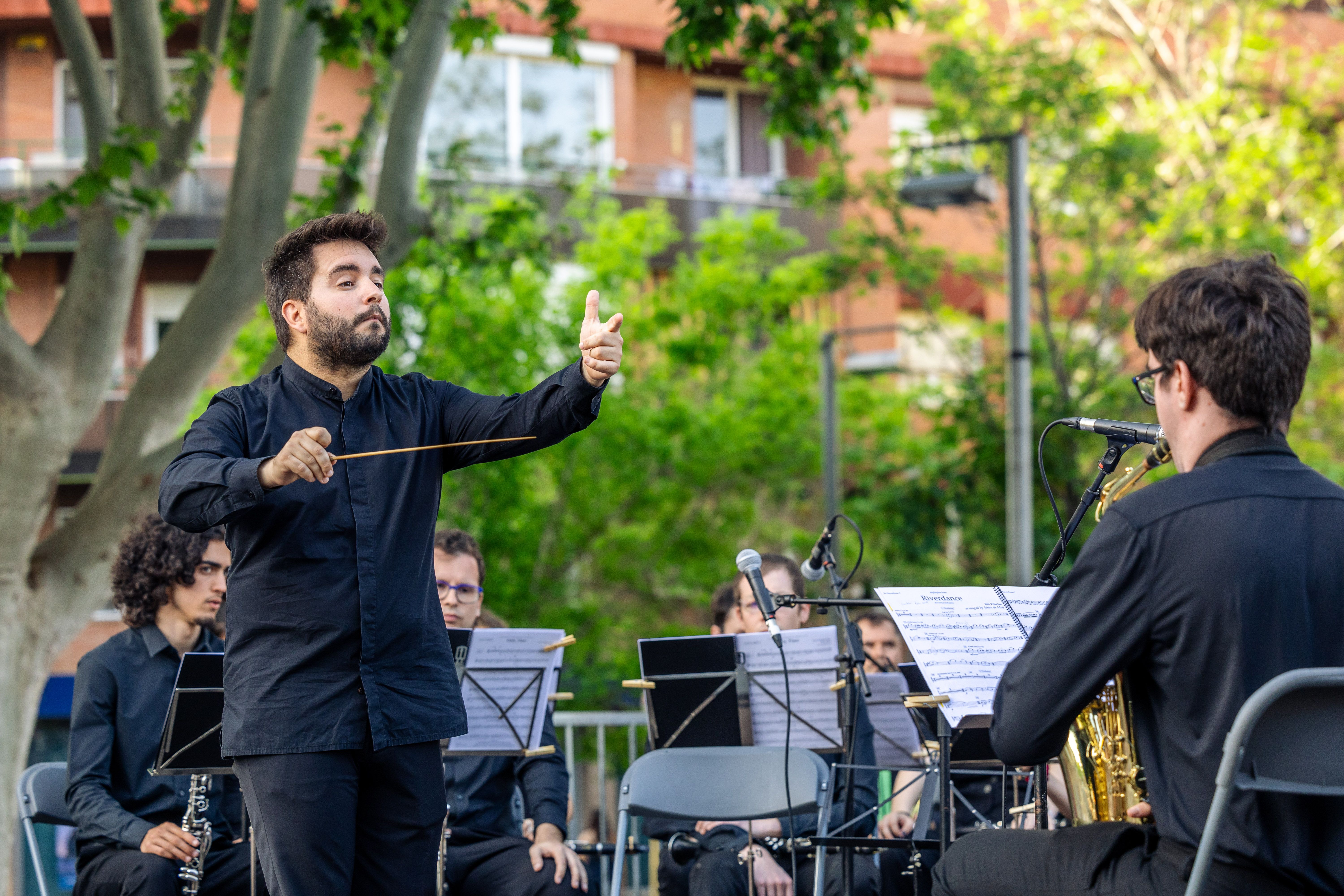 L’Agrupació Musical de Cerdanyola ha interpretat un tast del seu espectacle “Un Castell Celta”. FOTO: Arnau Padilla.