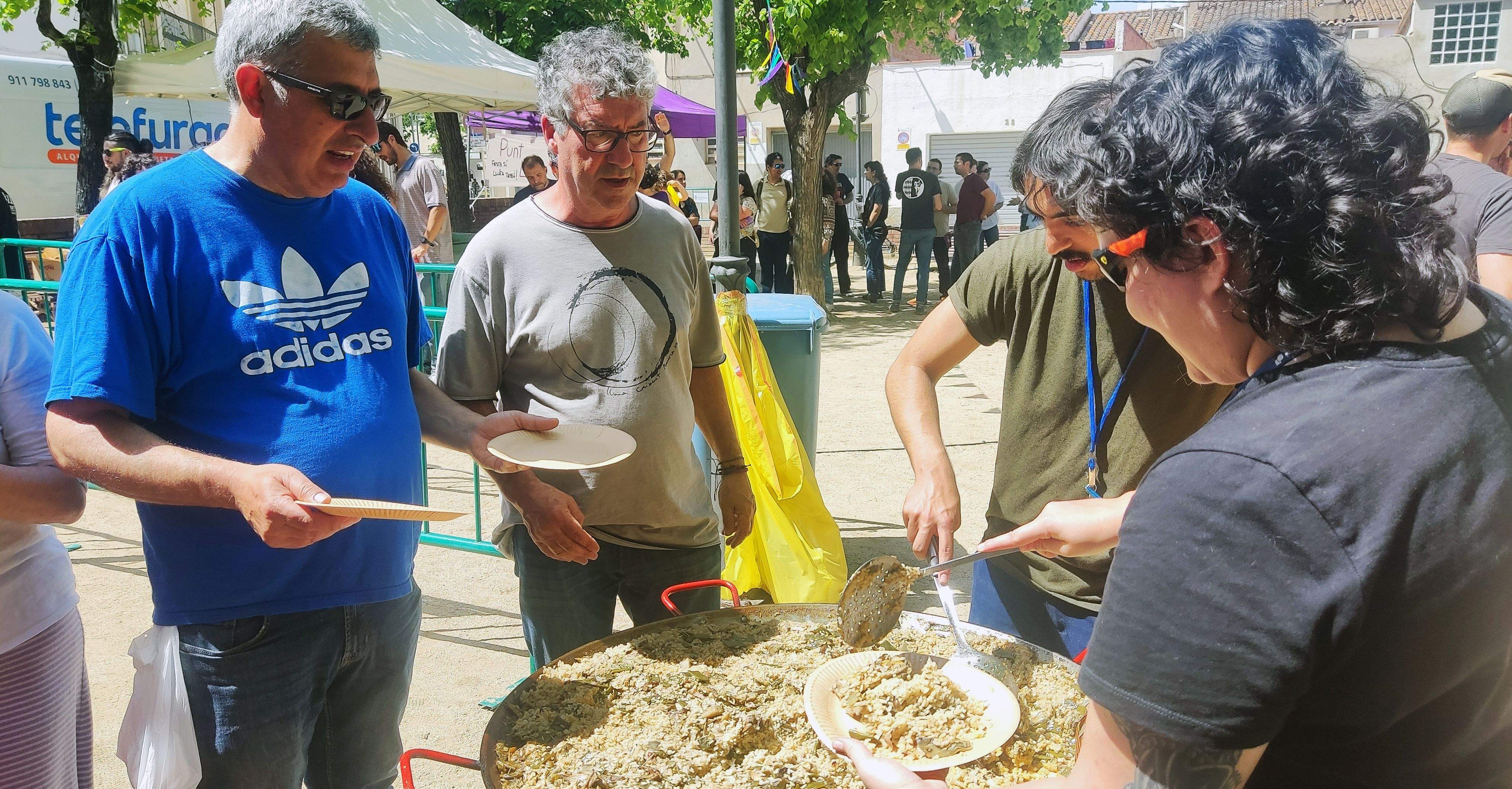 Paella dissabte, a les Festes Alternatives. Aquest diumenge, concurs de paelles a la plaça de Sant Ramon i paella del CEM al Parc Xarau.