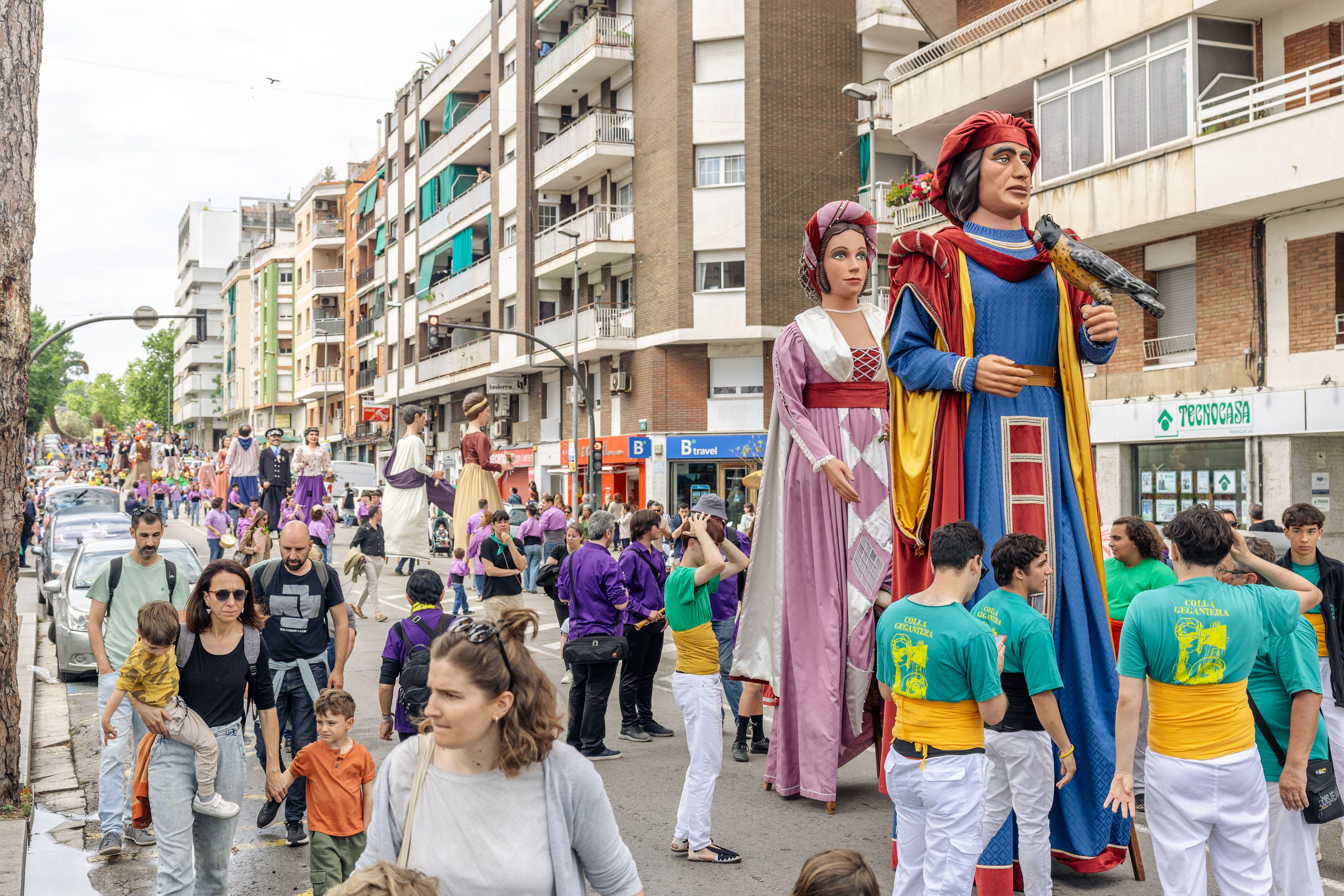 El Bernat i la Victòria, a l'avinguda de Primavera. FOTO: Arnau Padilla.