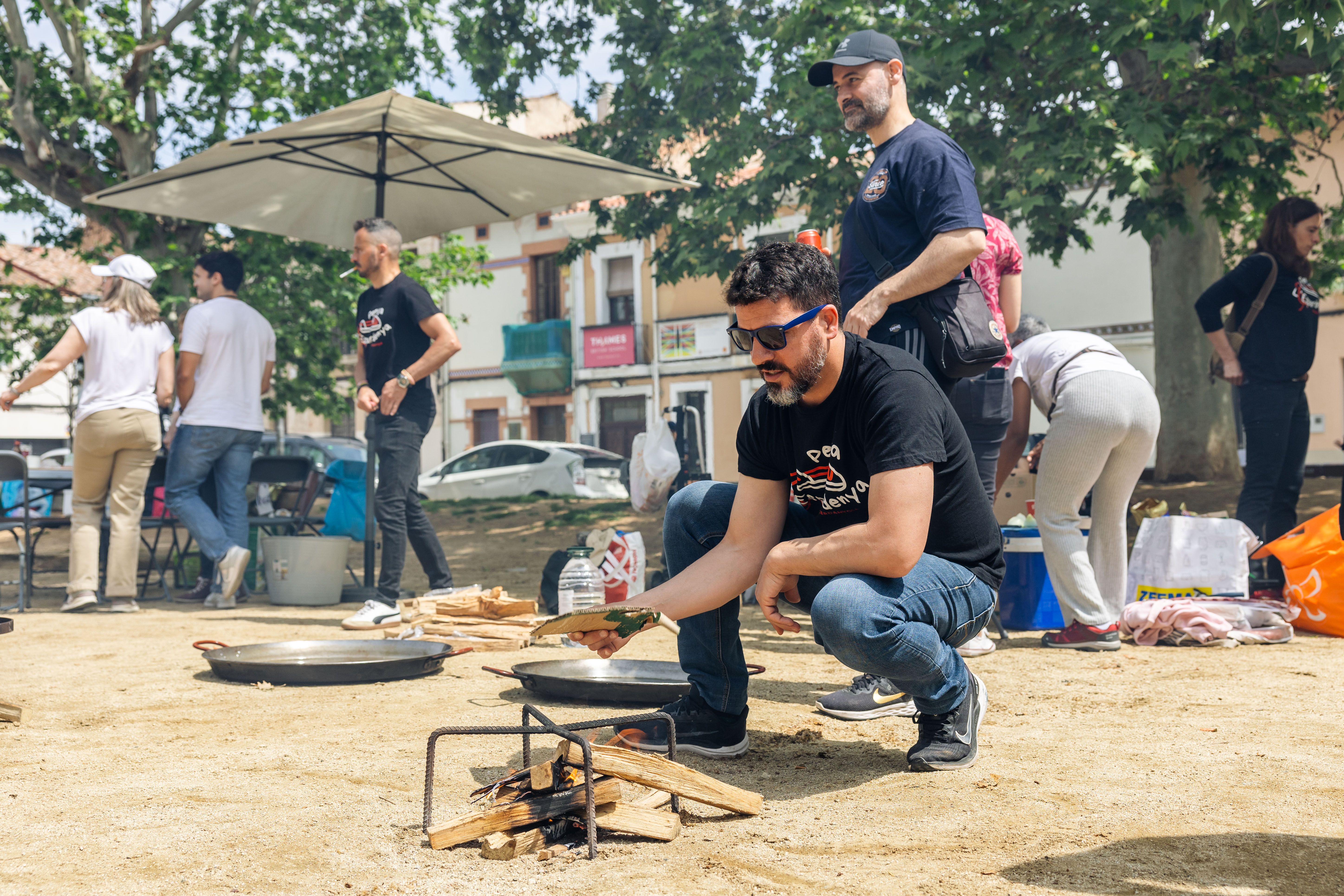 Concurs de Paelles del Roser de Maig a la plaça de Sant Ramon, organitzat per la Comissió de Festes de Sant Martí. FOTOS: Arnau Padilla. 