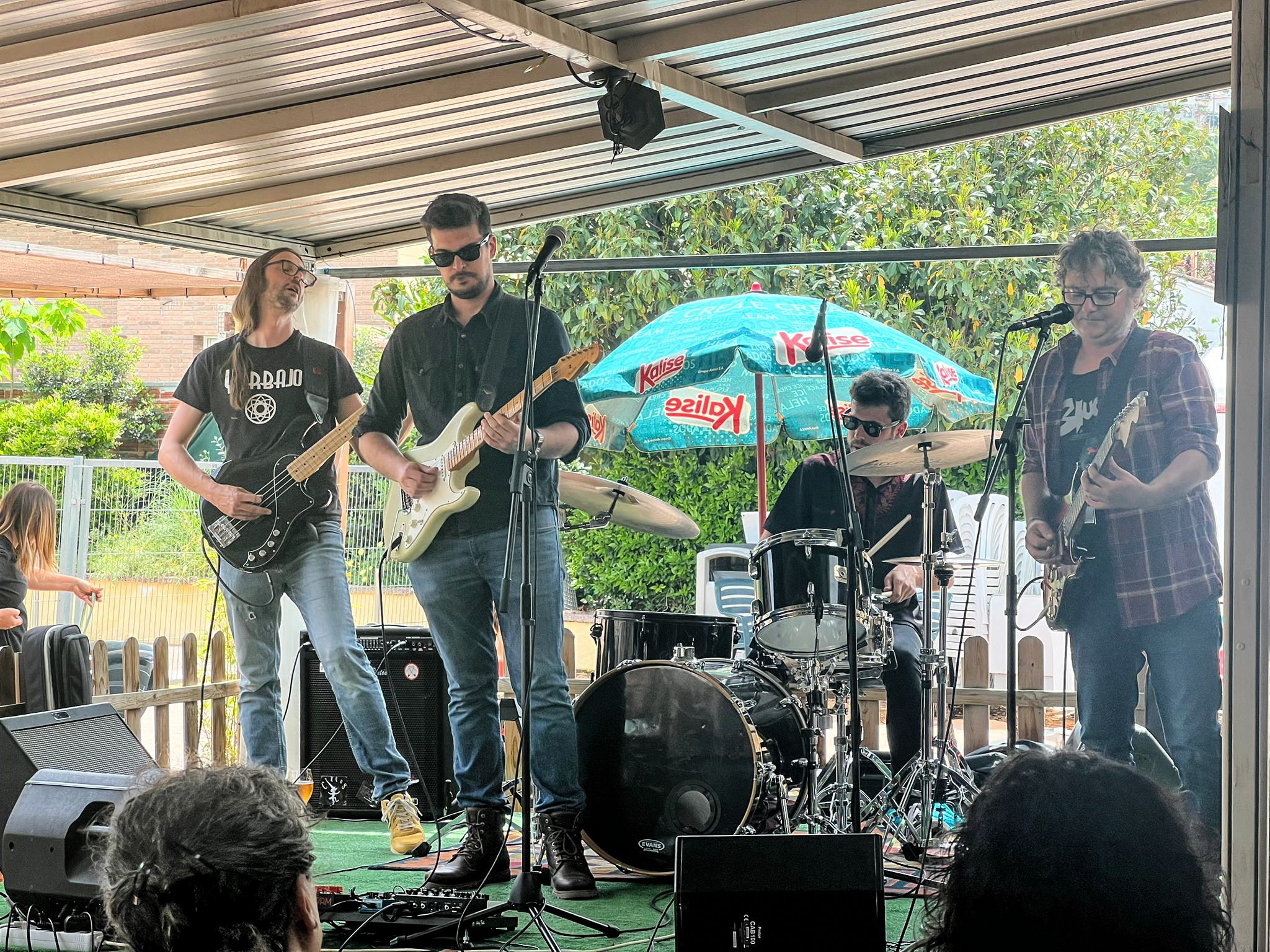 Vermut musical a la piscina de Montflorit amb 4 Notes. Foto: Marc Mata.
