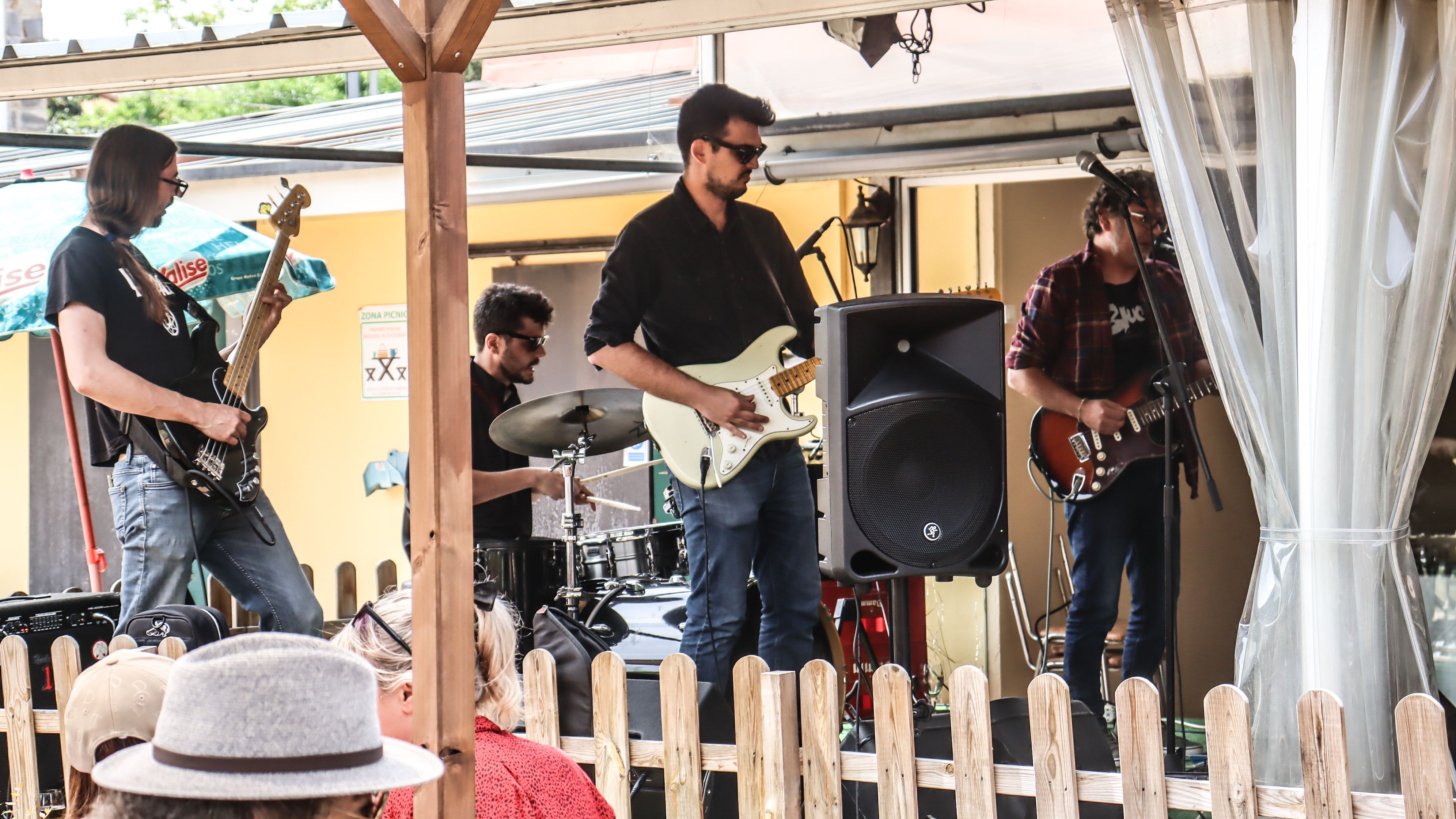 Vermut musical a la piscina de Montflorit amb 4 Notes. Foto: Marc Mata.