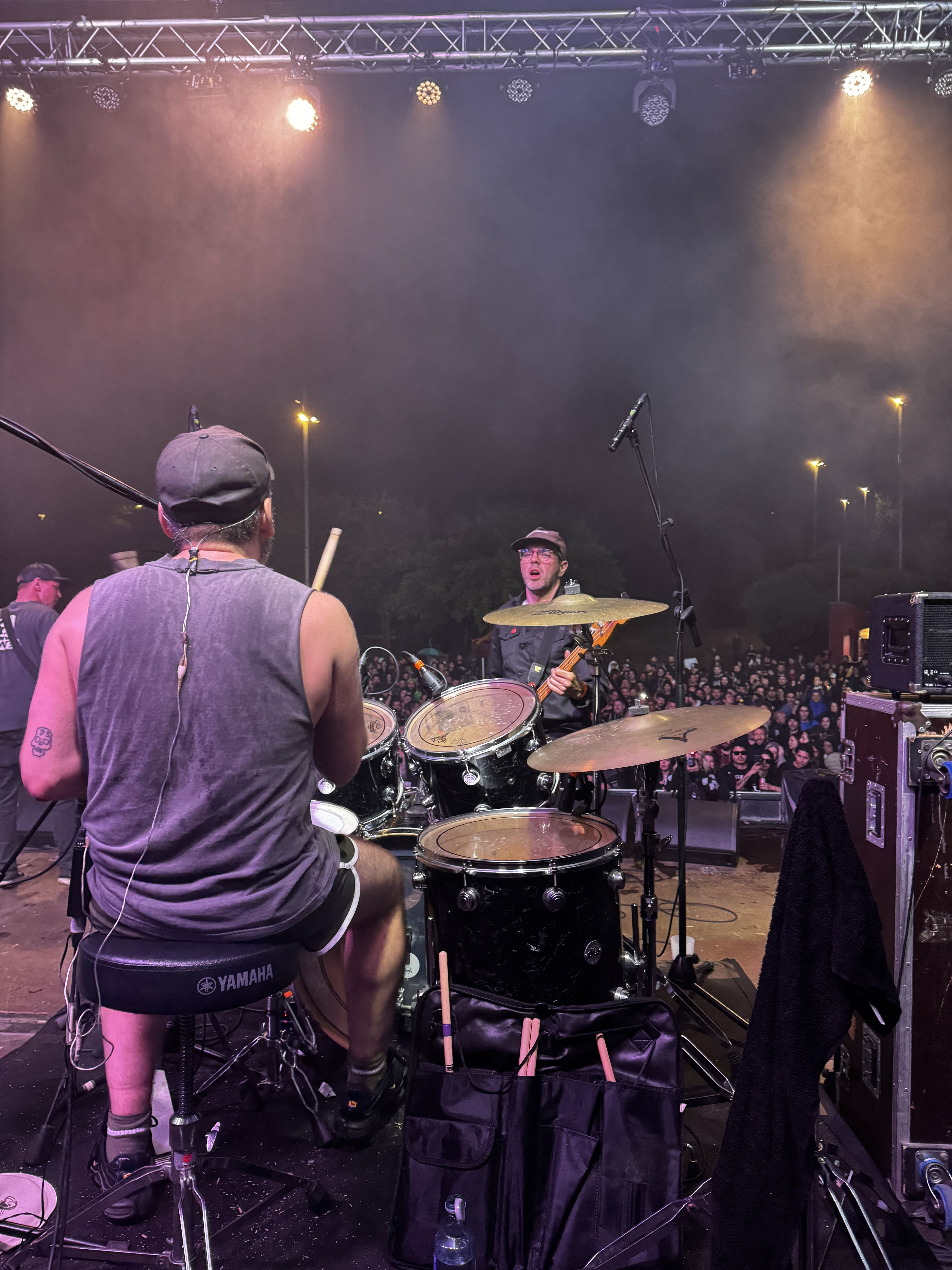 Actuació de Satanic Surfers. La pluja va obligar a suspendre el concert a la meitat. FOTO: Carme Monclús.