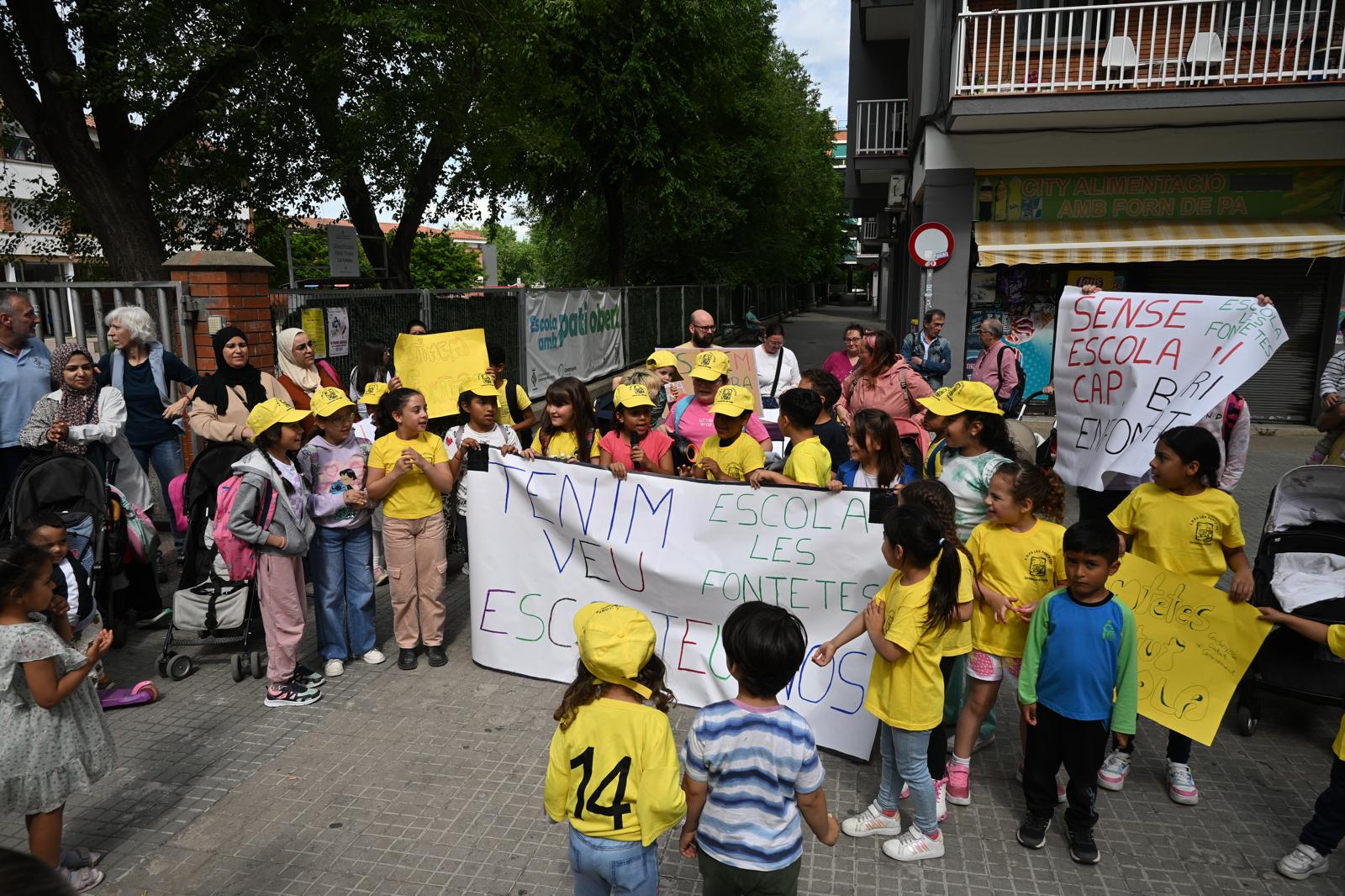 L'escola Les Fontetes tornarà a manifestar-se, aquest dijous, 29 de maig coincidint amb el Ple municiapal. FOTO: Paula Sama