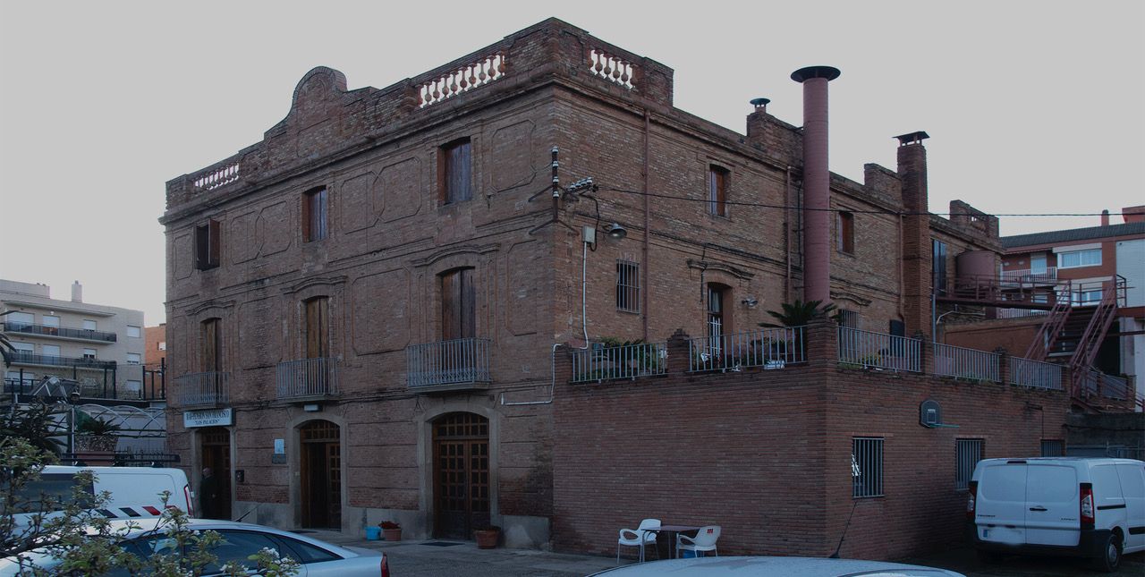Can Banús– Durant uns anys va acollir l’Hostal Residència Los Palacios, situat al carrer de le Camèlies. FOTO: AFOCER